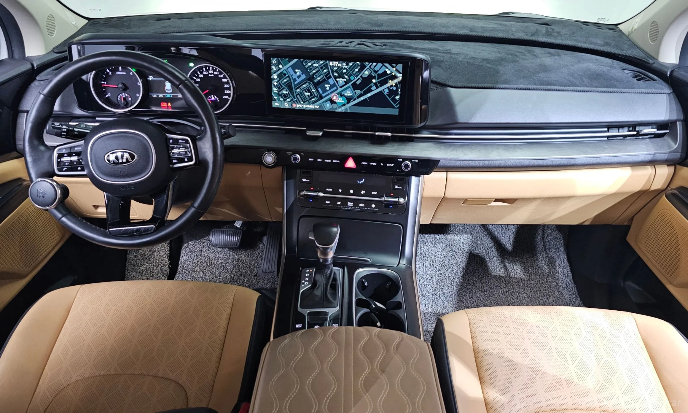 Kia Carnival Gen 4 превью 7