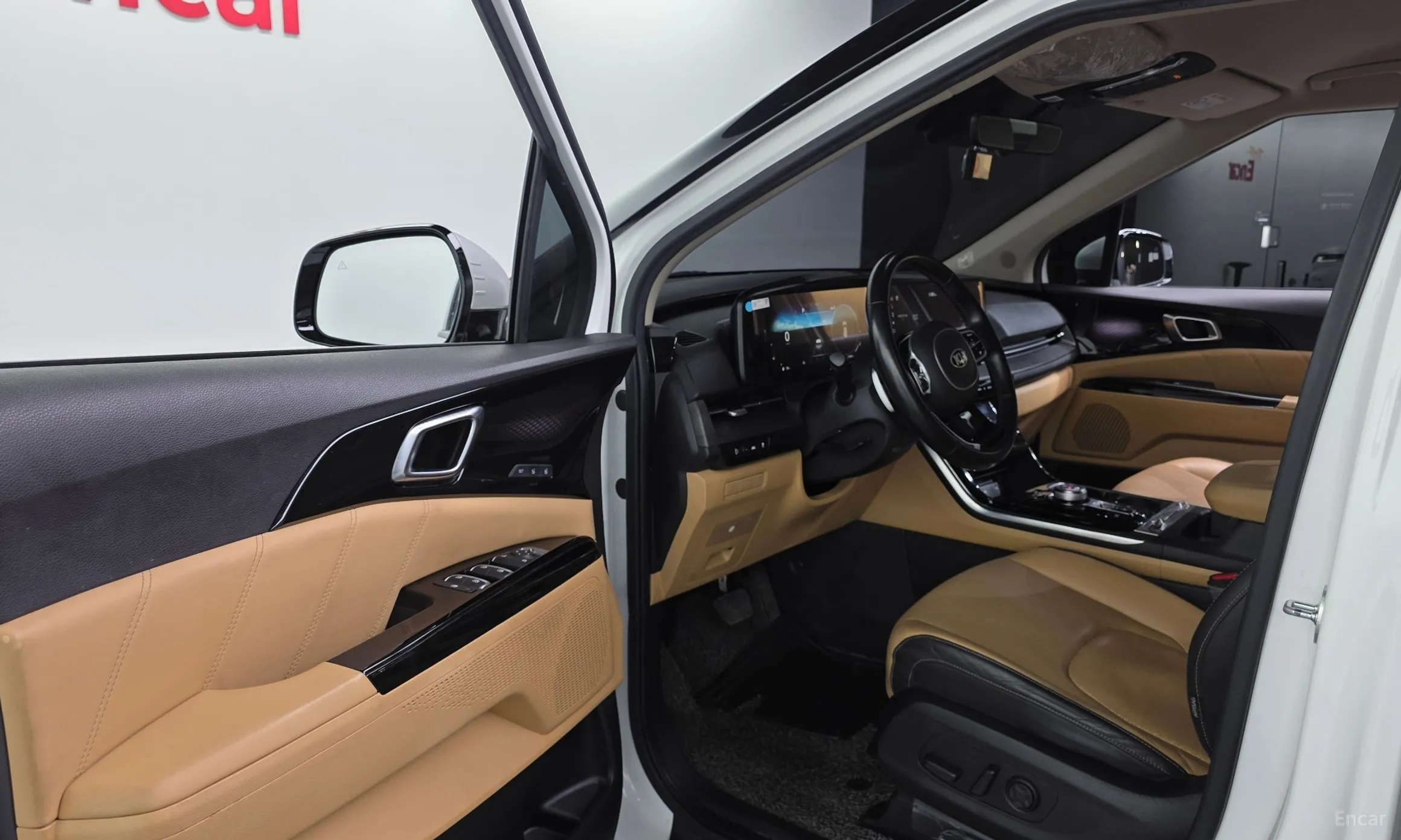 Kia Carnival Gen 4 превью 10