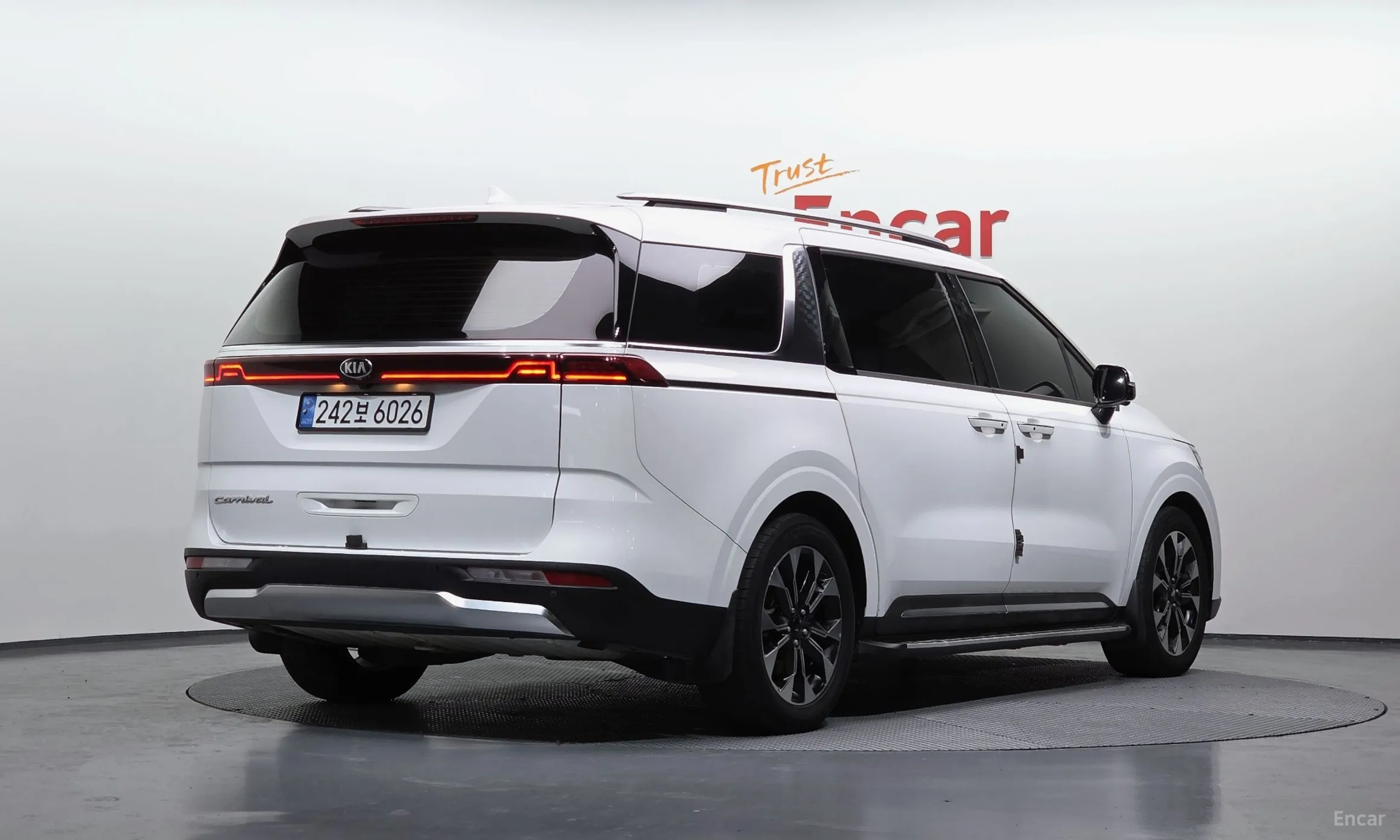 Kia Carnival Gen 4 превью 2