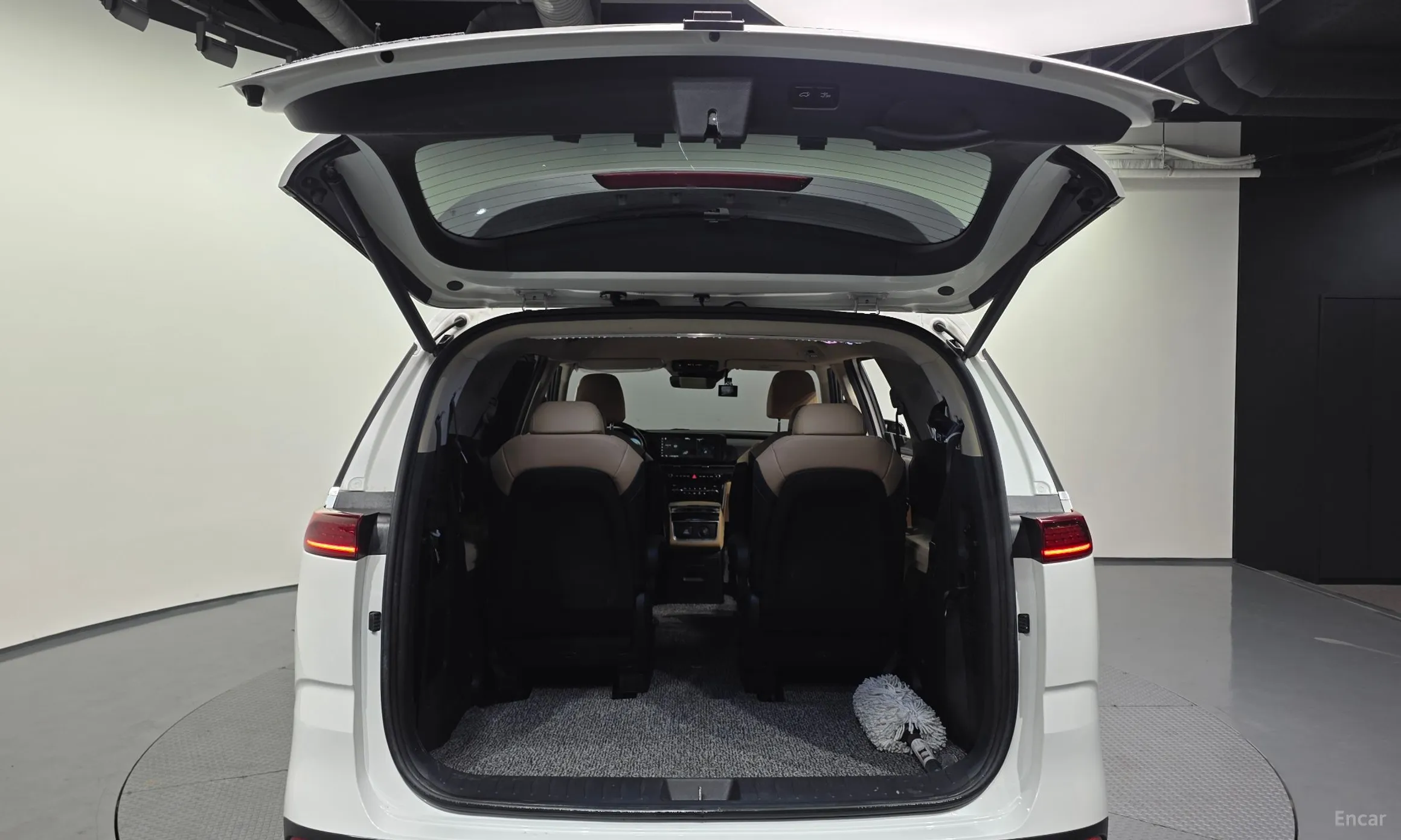 Kia Carnival Gen 4 превью 20