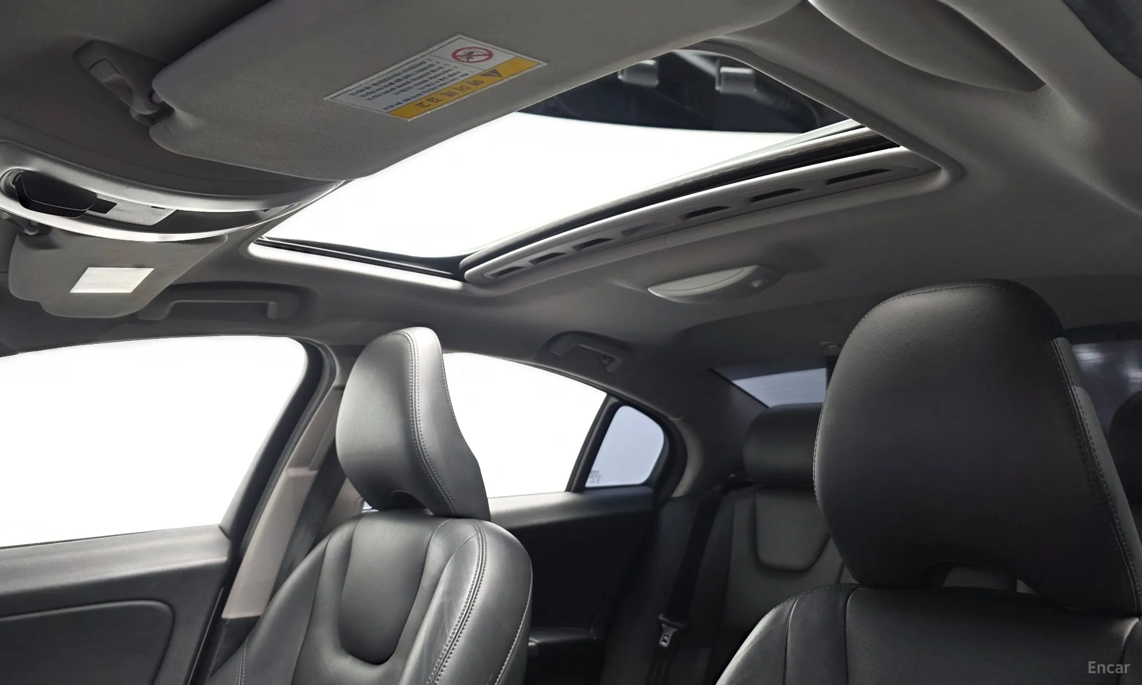 Volvo S60 превью 19