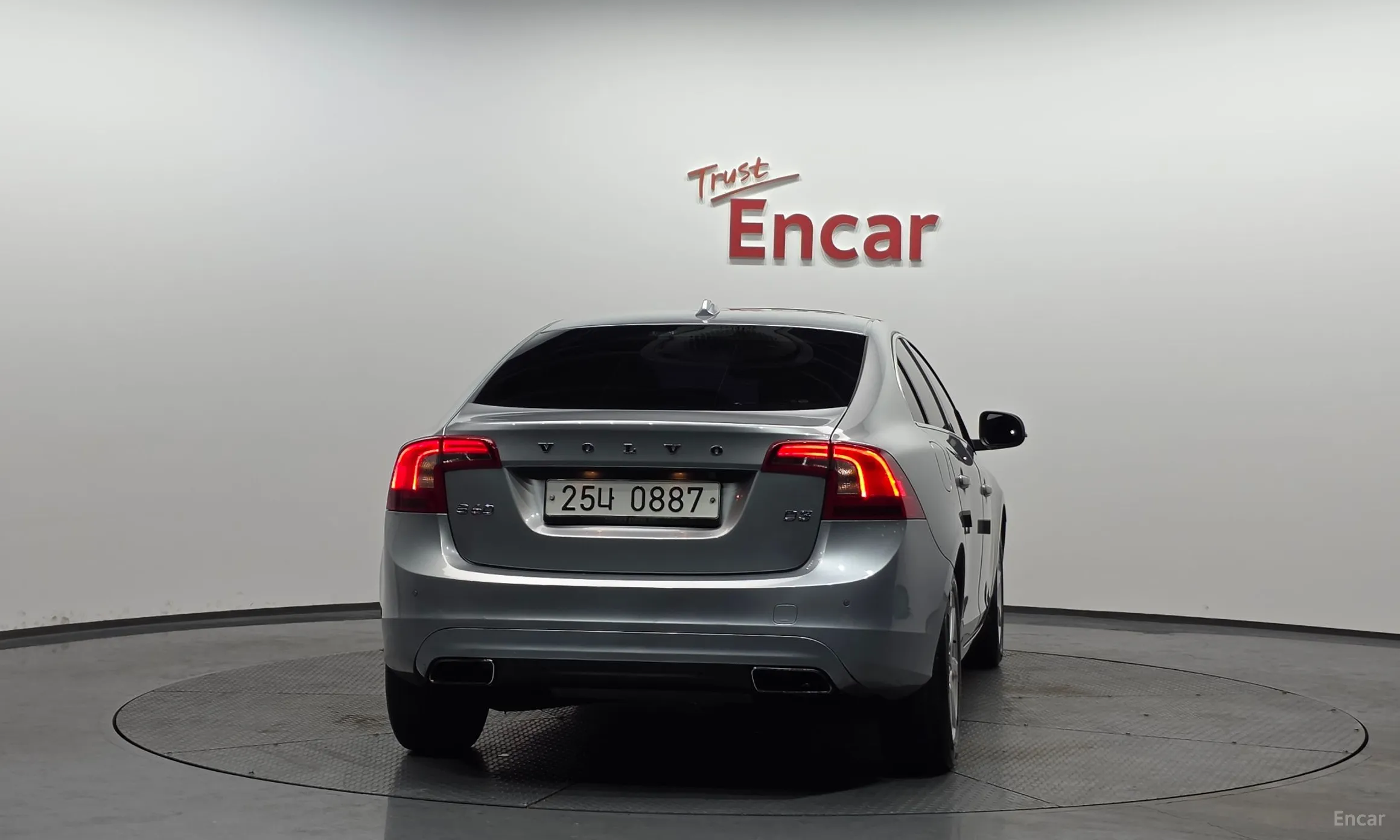 Volvo S60 превью 4