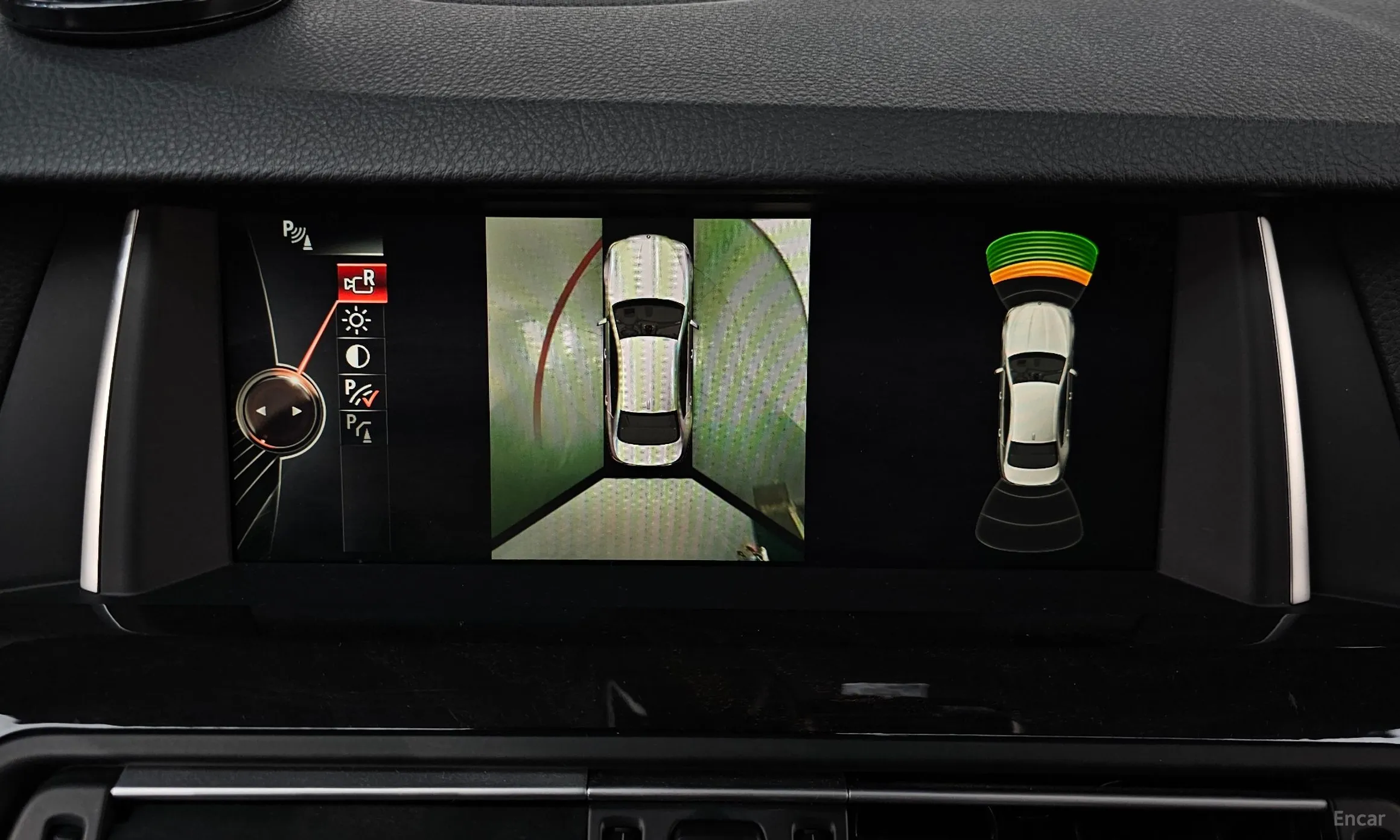 BMW 5 Series (F10) превью 16