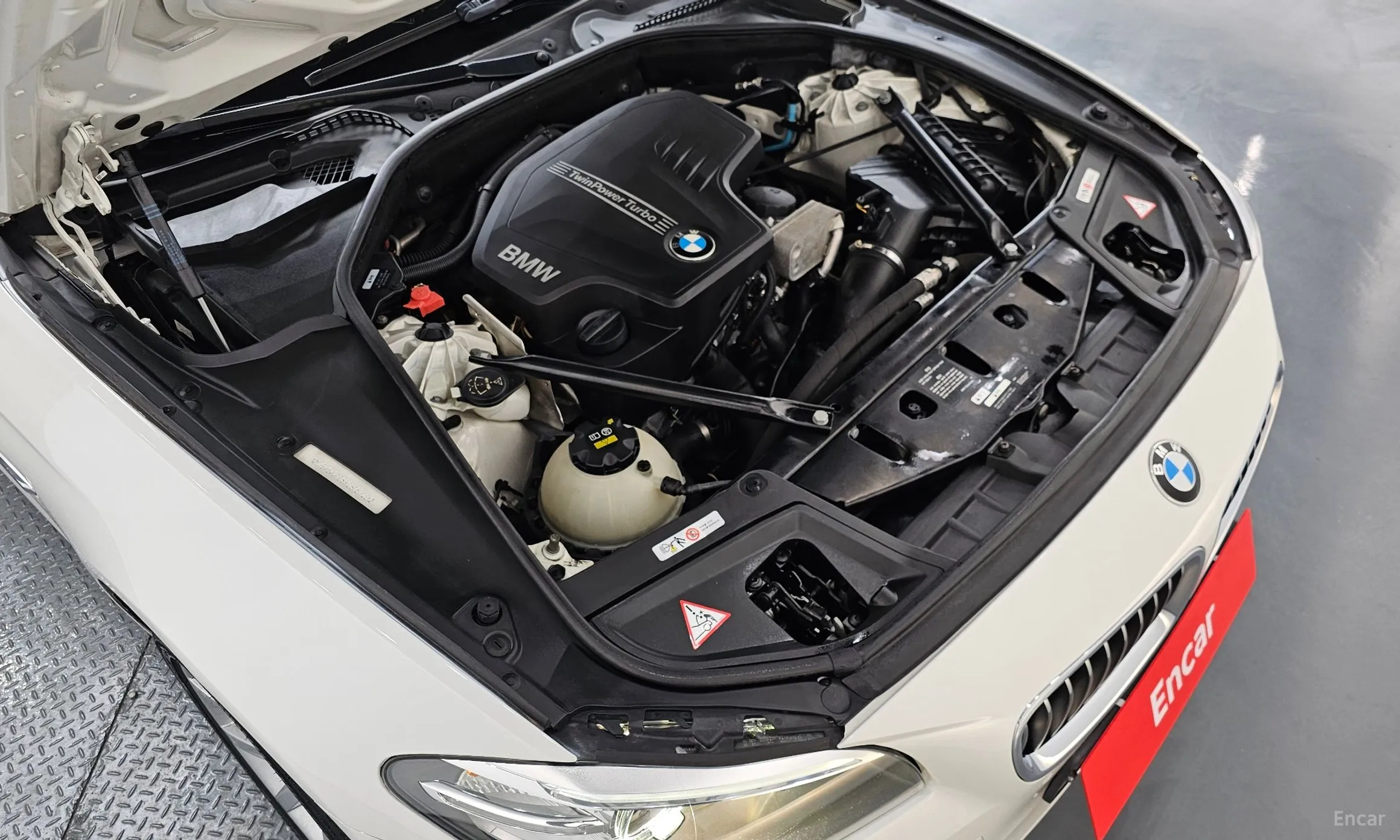 BMW 5 Series (F10) превью 6