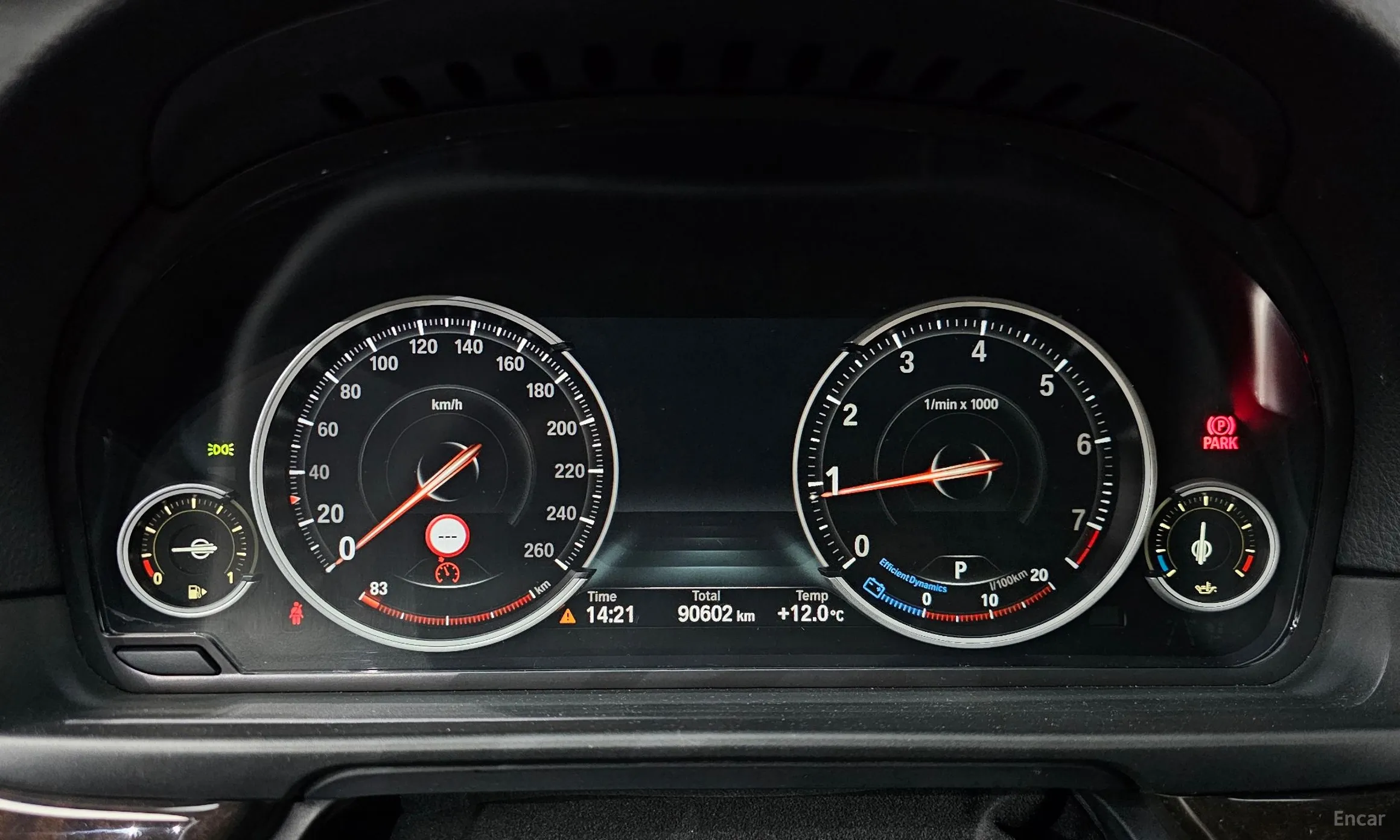 BMW 5 Series (F10) превью 8