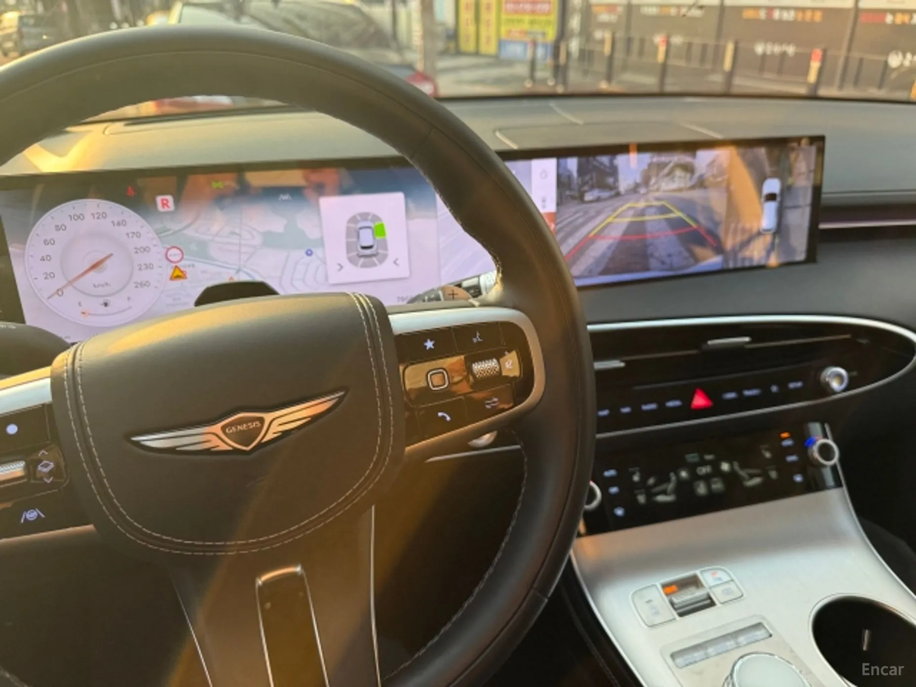 Genesis GV70 превью 14