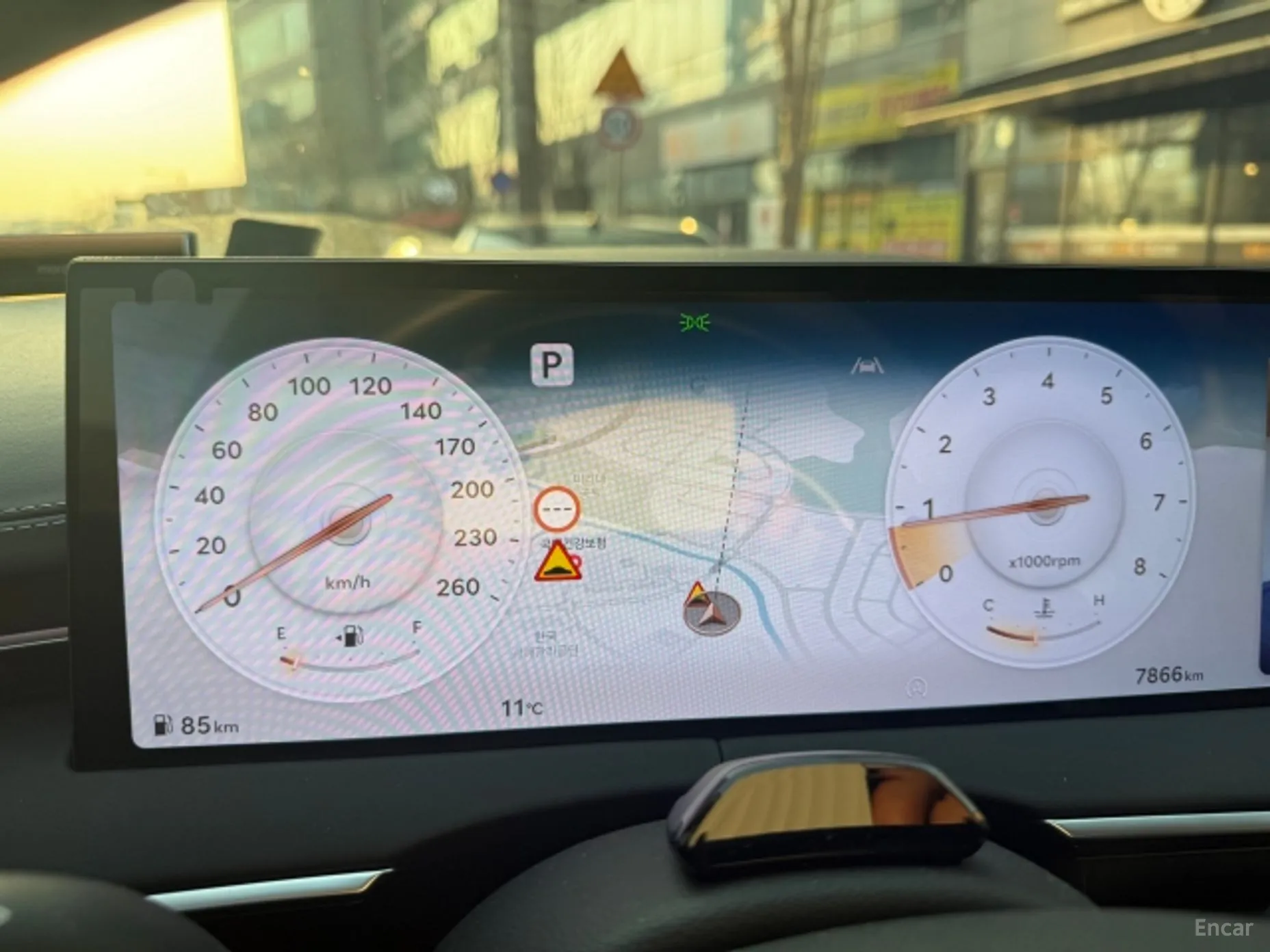 Genesis GV70 превью 15