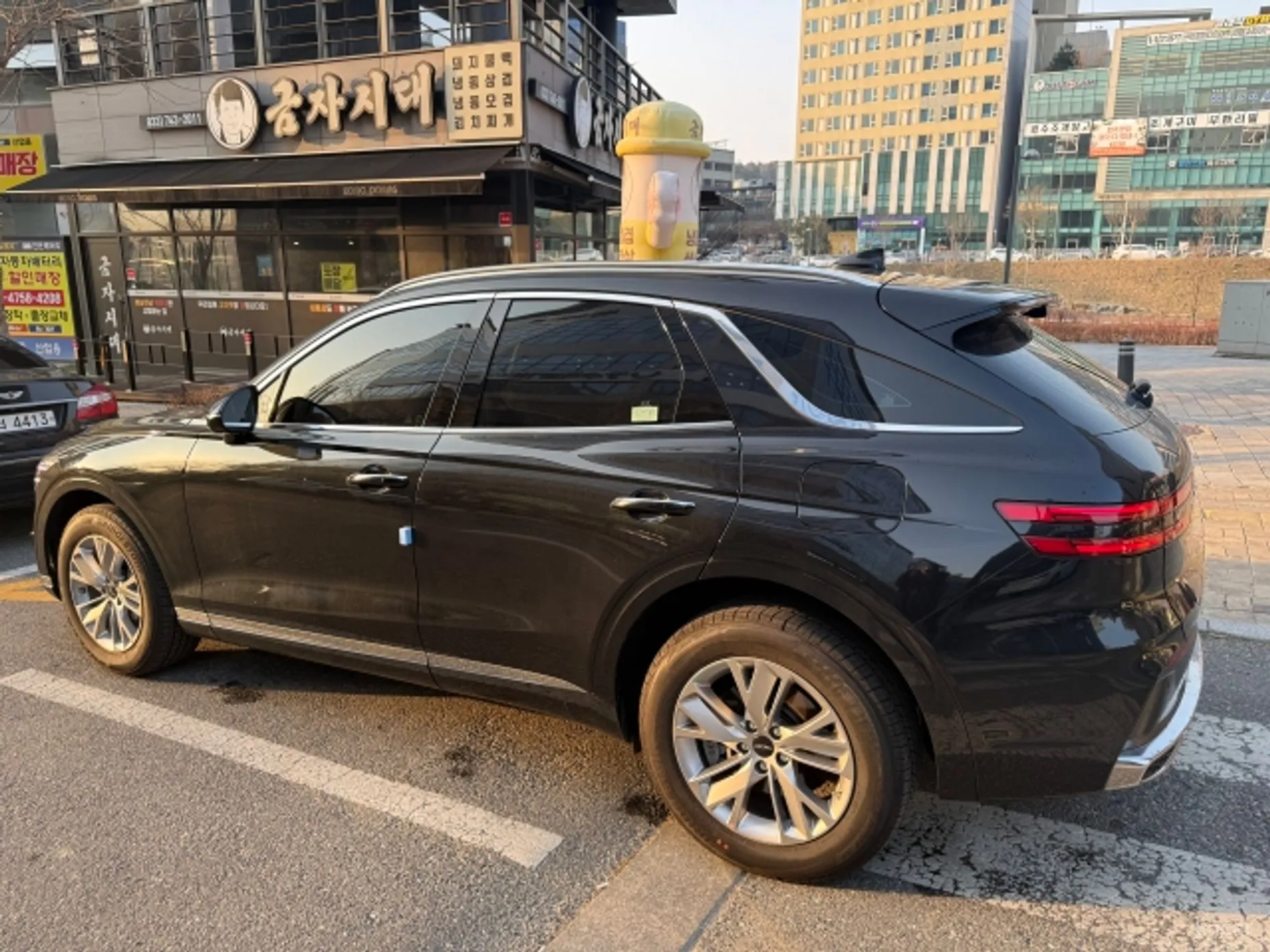 Genesis GV70 превью 3