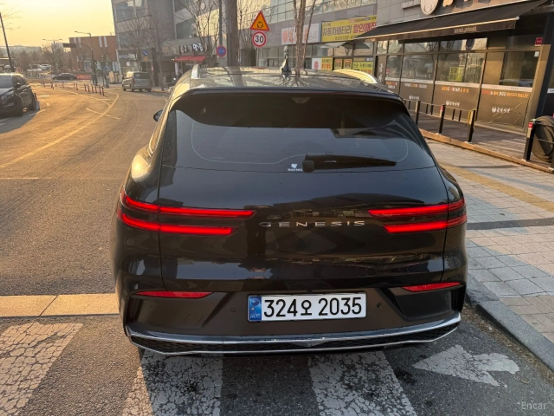 Genesis GV70 превью 4