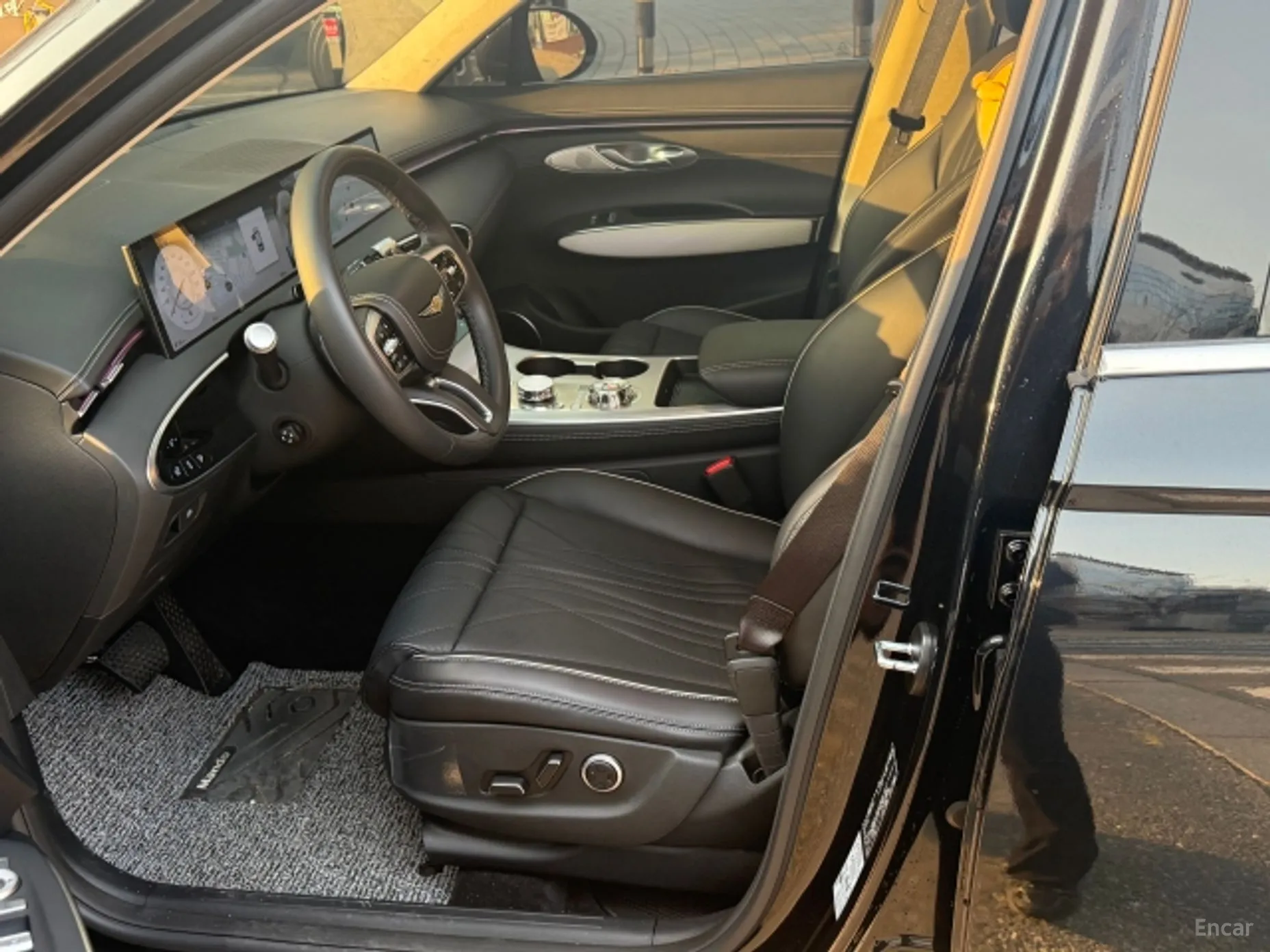 Genesis GV70 превью 5