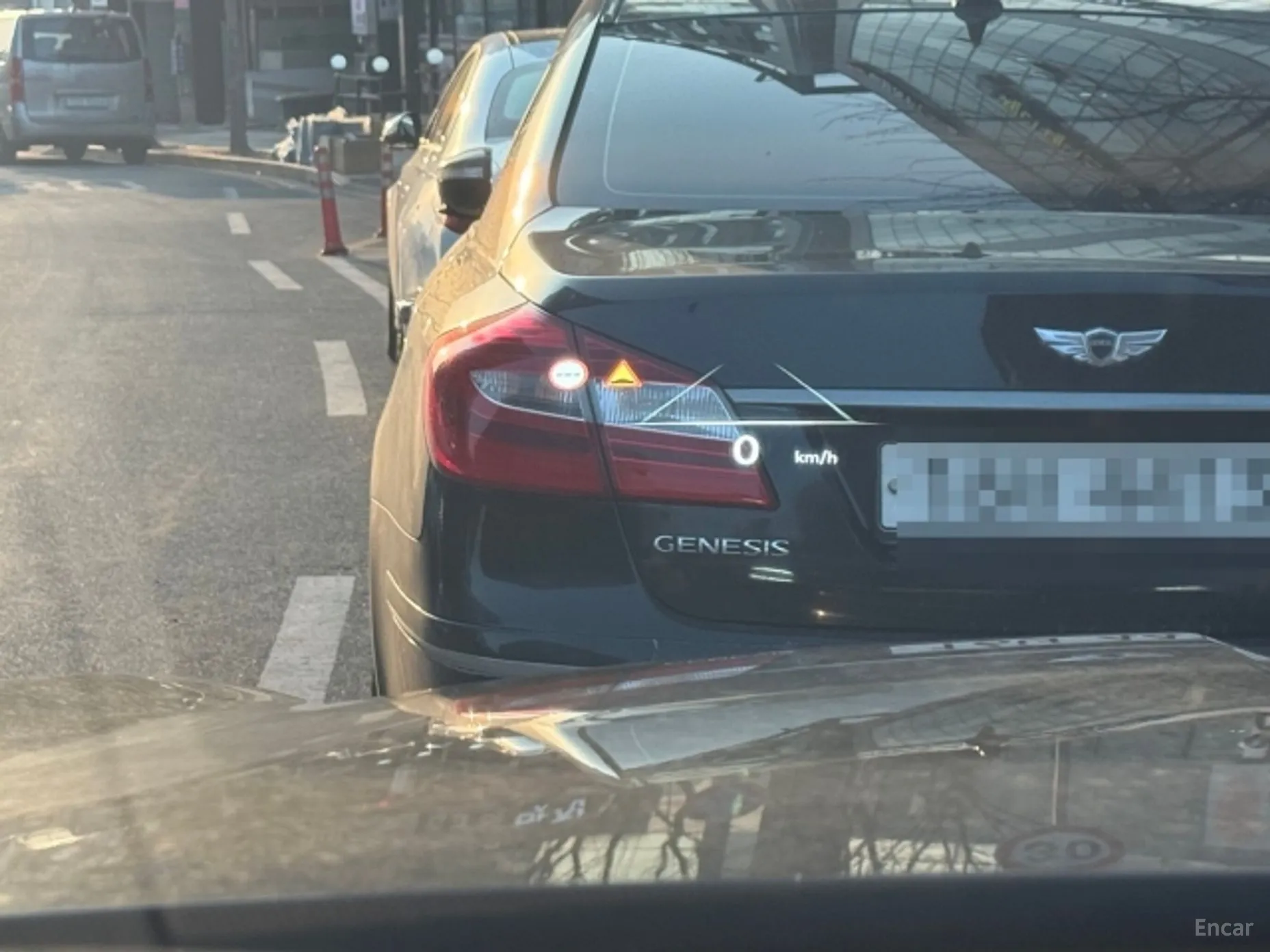 Genesis GV70 превью 8