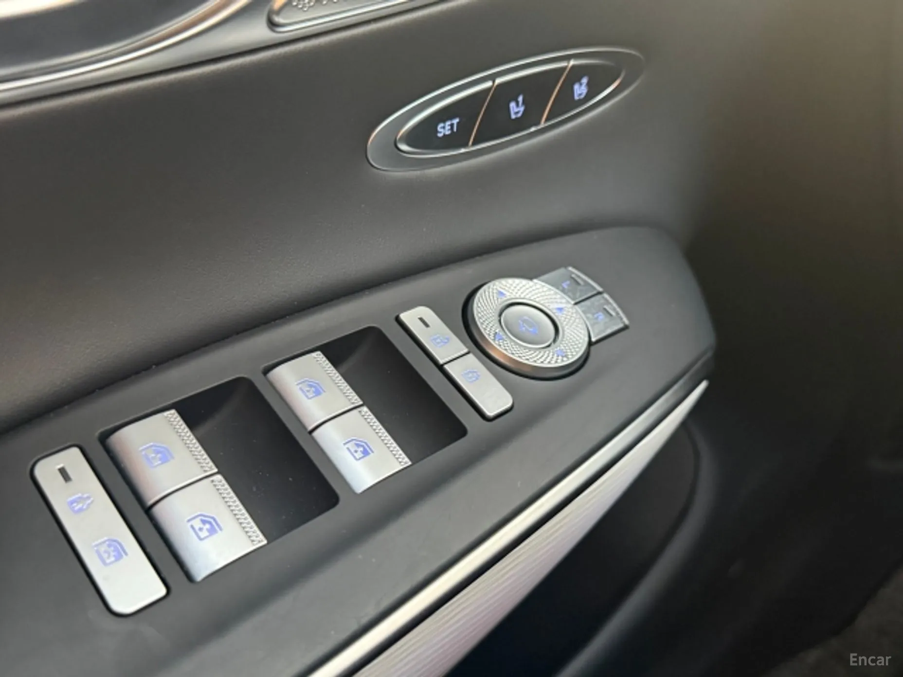 Genesis GV70 превью 9