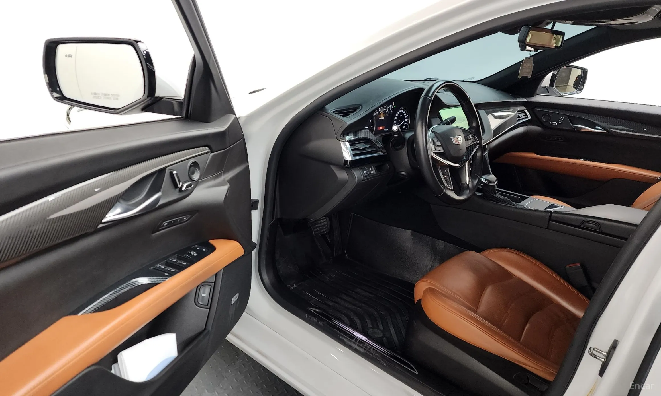 Cadillac CT6 превью 10