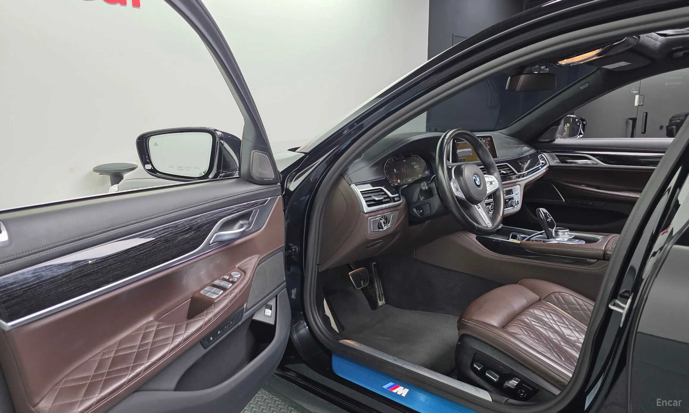 BMW 7 Series (G11) превью 10