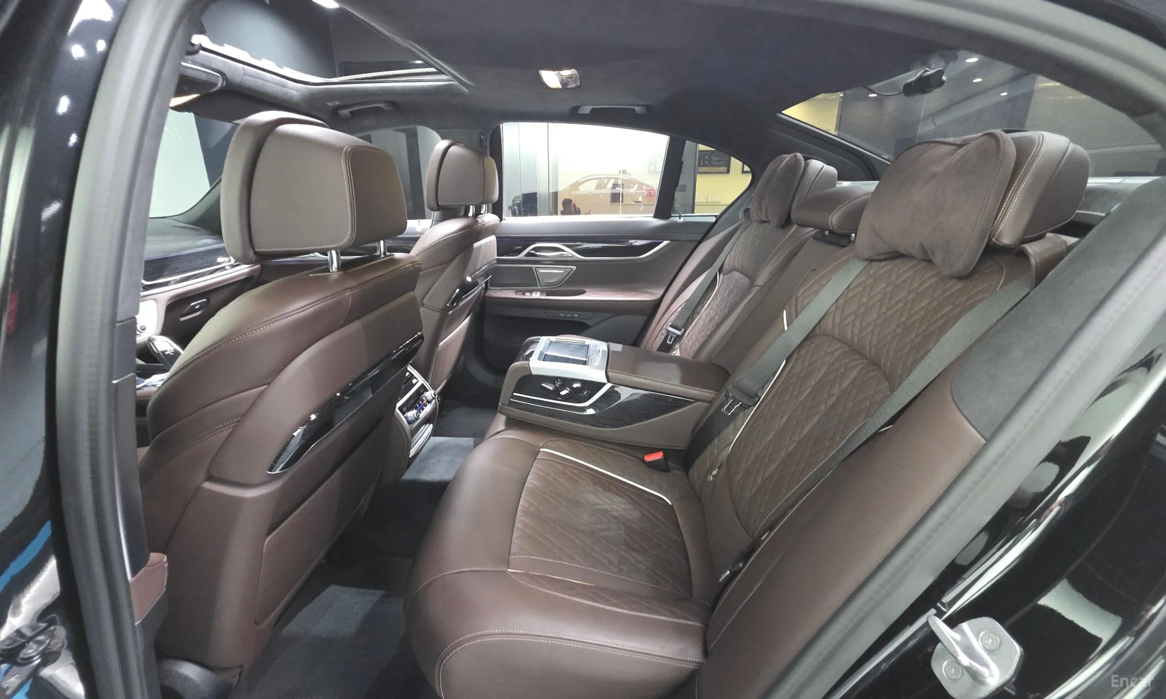 BMW 7 Series (G11) превью 12