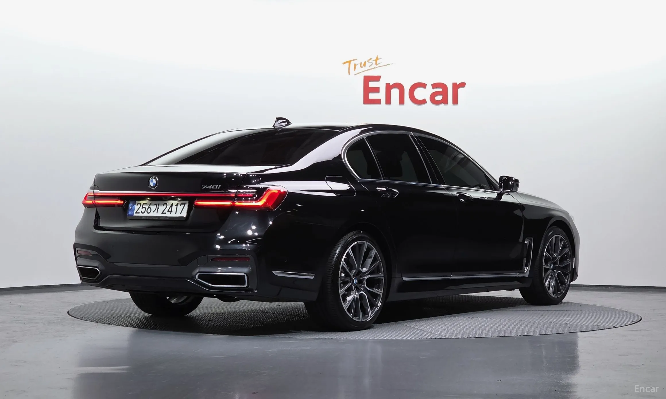BMW 7 Series (G11) превью 2