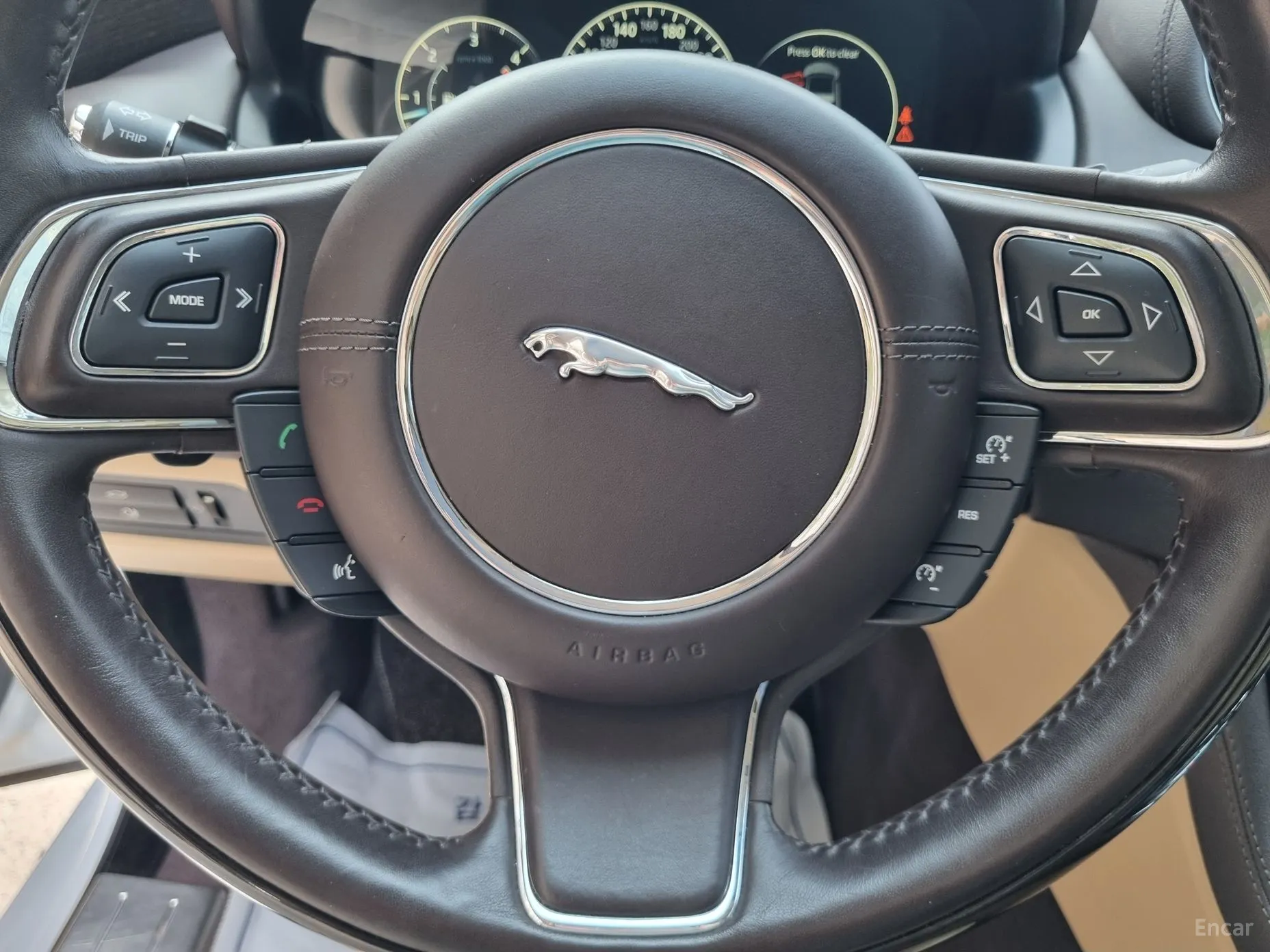Jaguar All New XJ превью 19