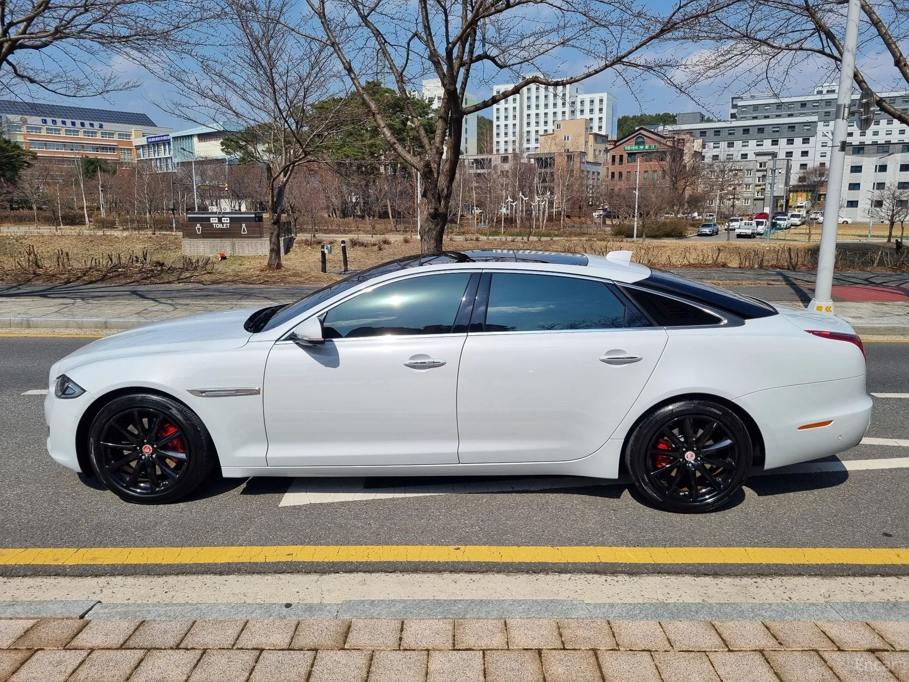 Jaguar All New XJ превью 3