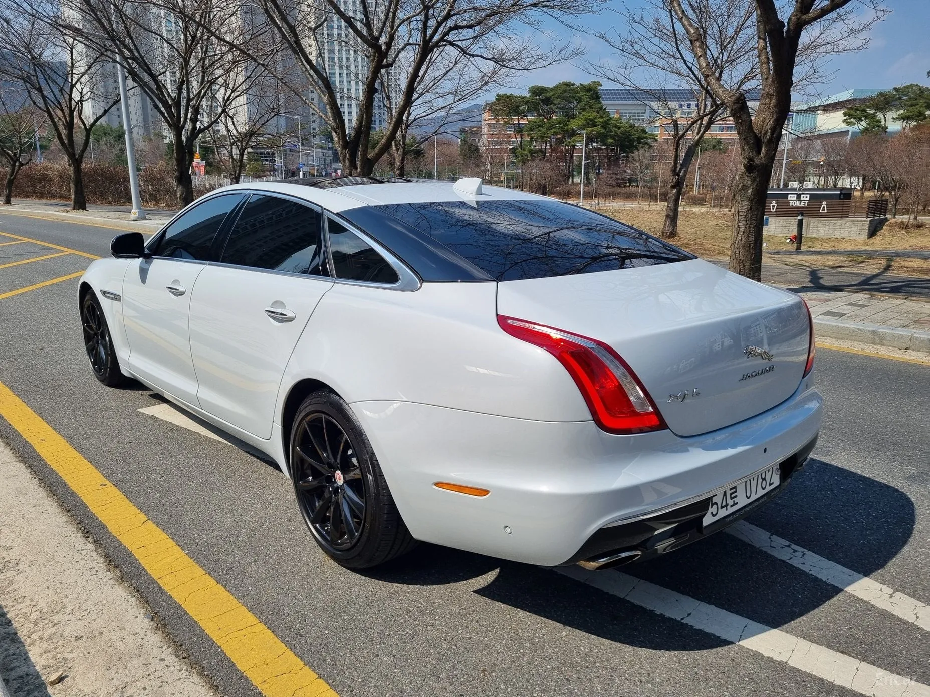Jaguar All New XJ превью 4