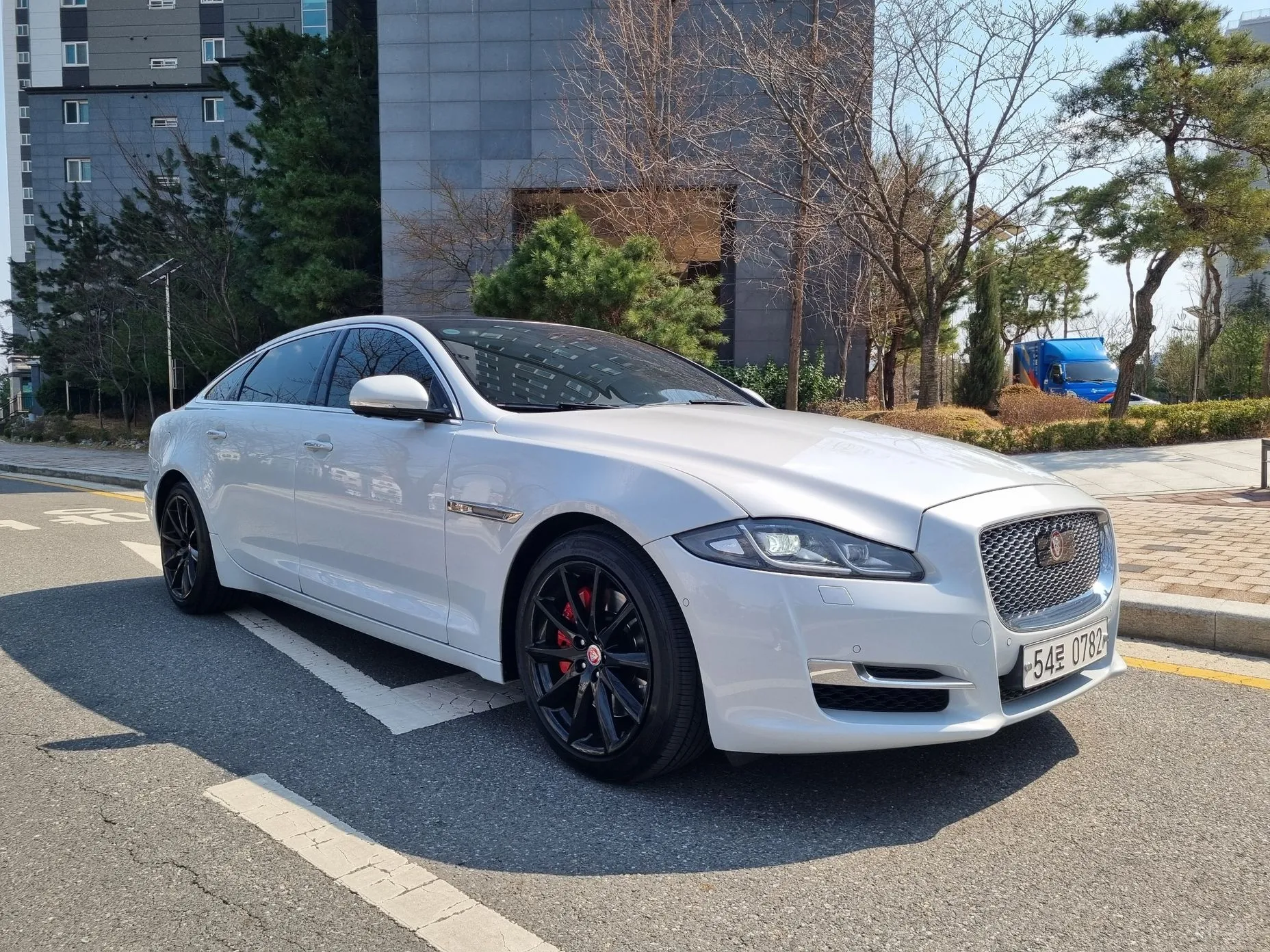 Jaguar All New XJ превью 7