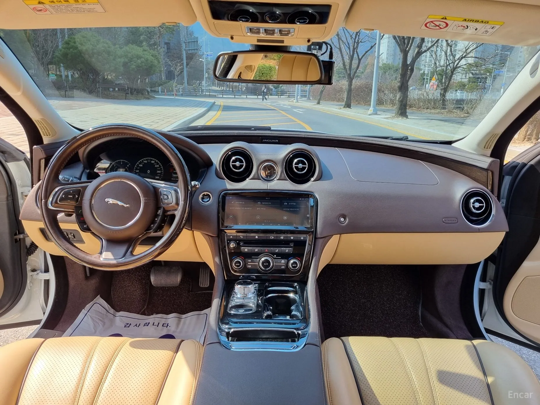 Jaguar All New XJ превью 9