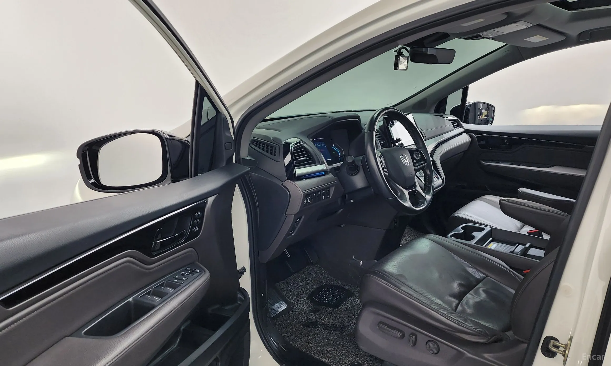Honda Odyssey превью 10