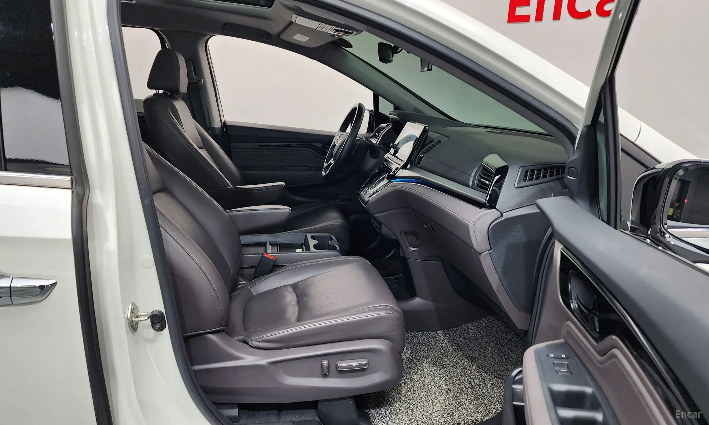 Honda Odyssey превью 11