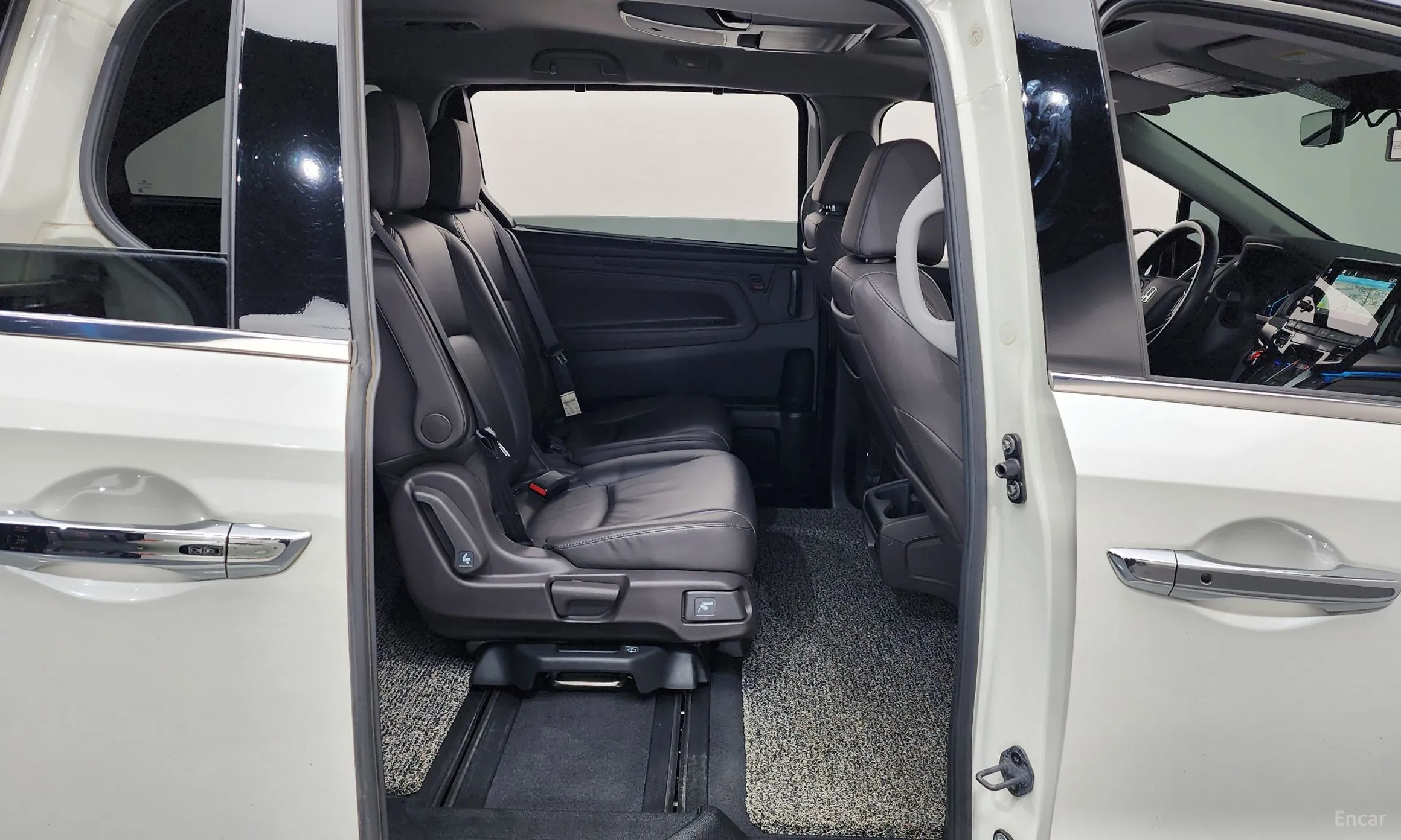 Honda Odyssey превью 12