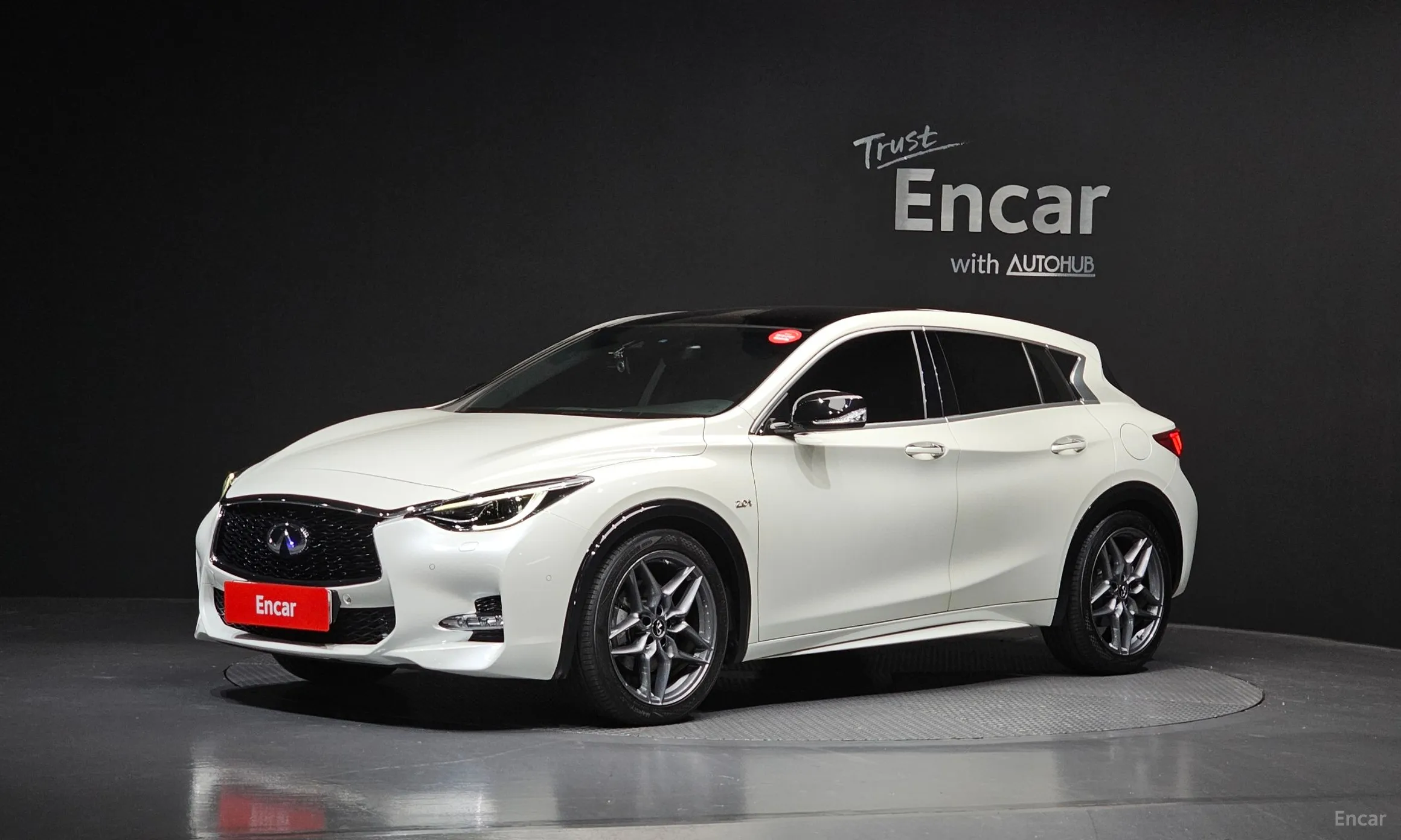 Infiniti Q30