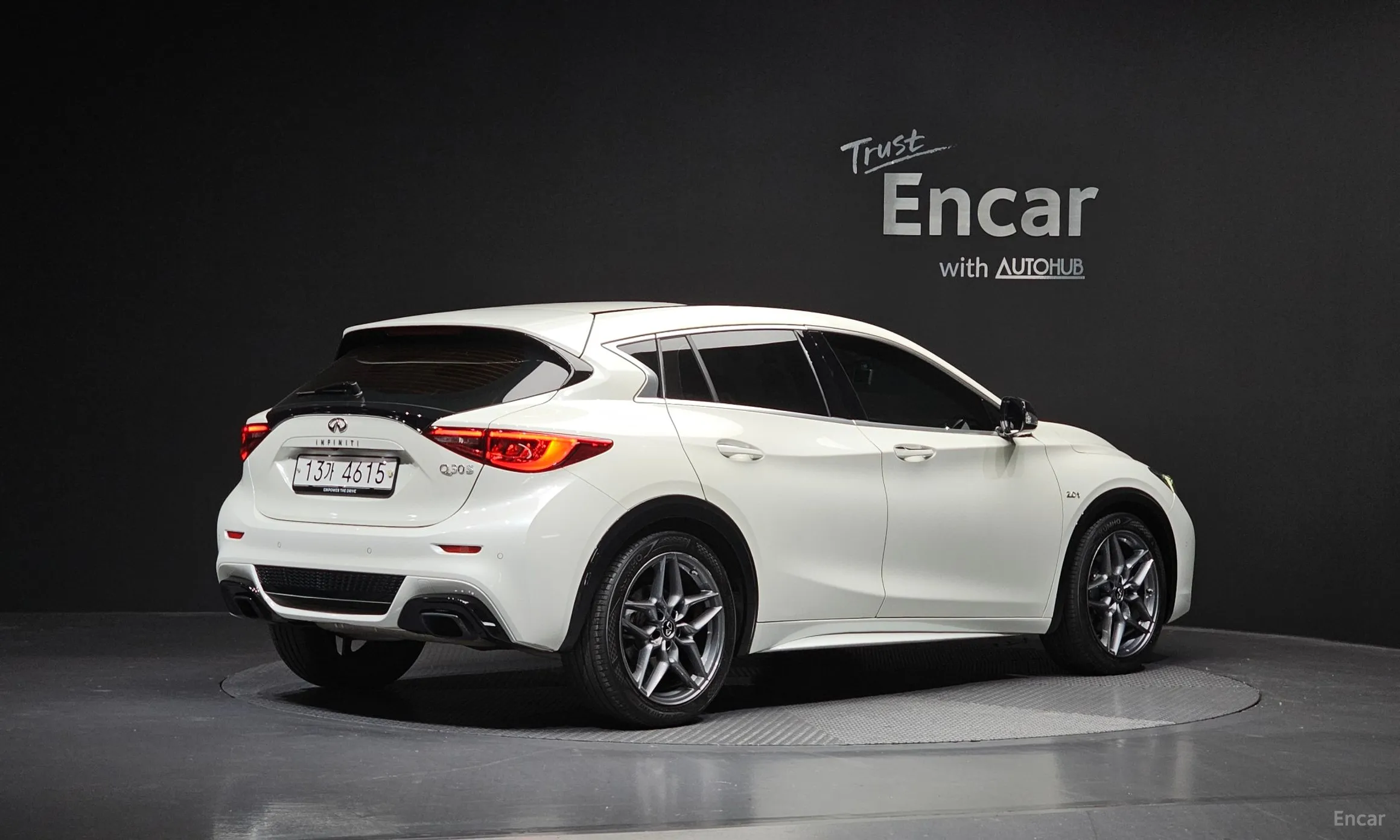 Infiniti Q30