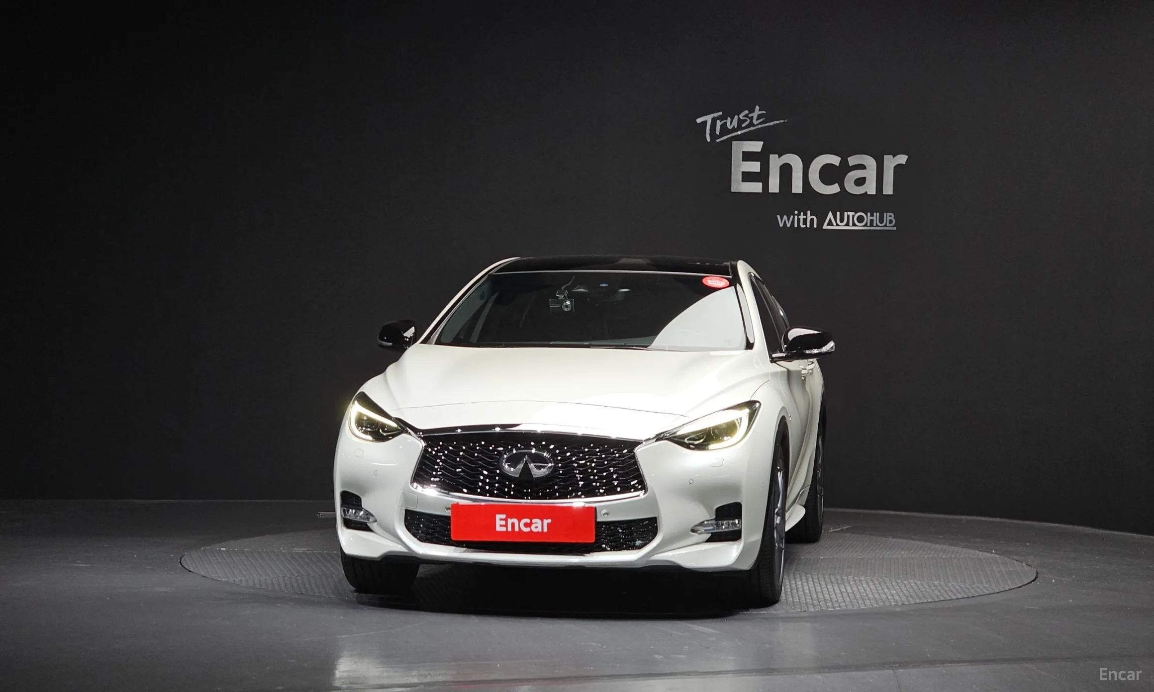 Infiniti Q30 превью 3