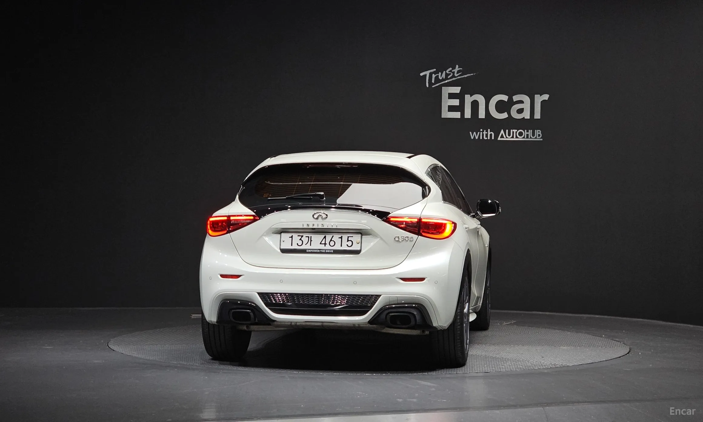 Infiniti Q30 превью 4