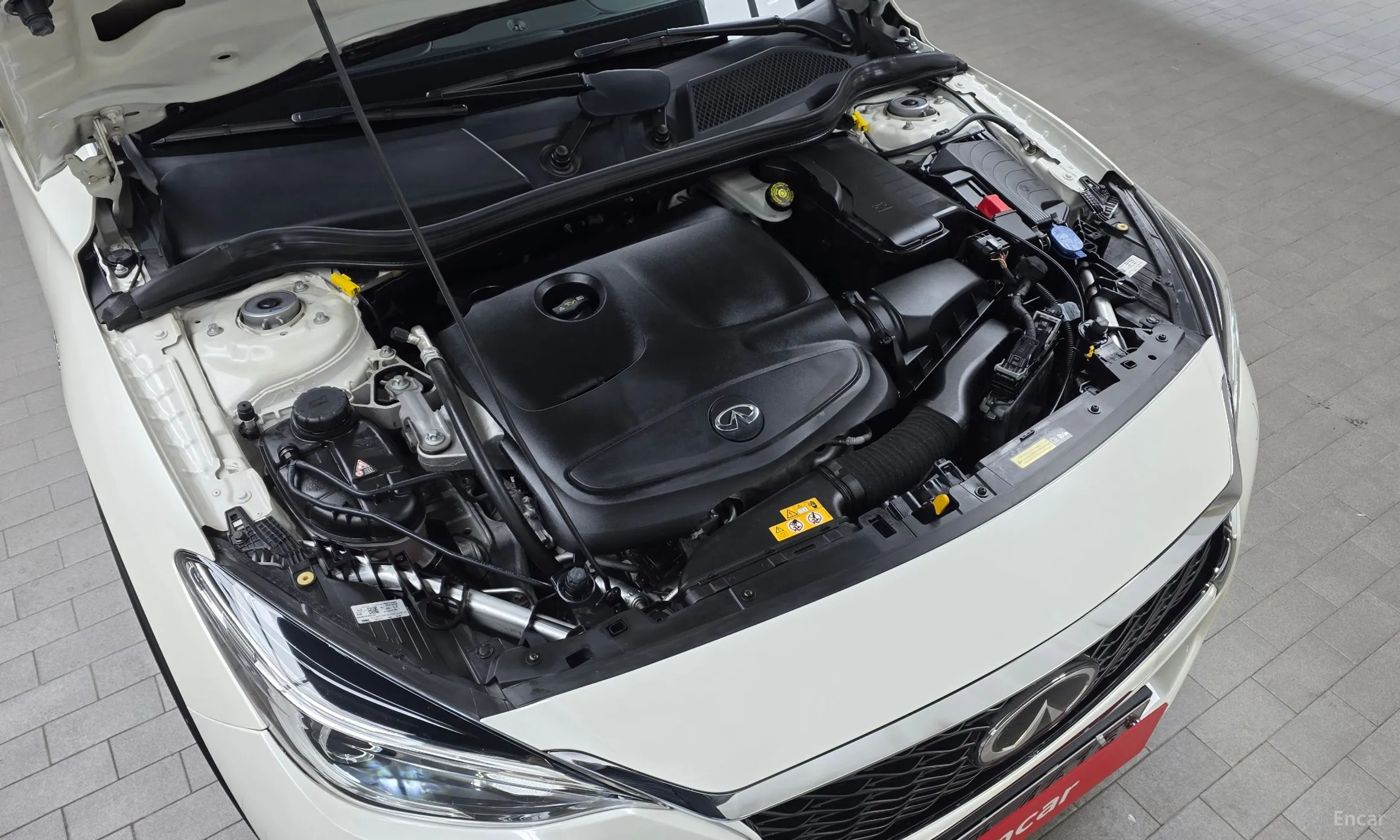 Infiniti Q30 превью 6