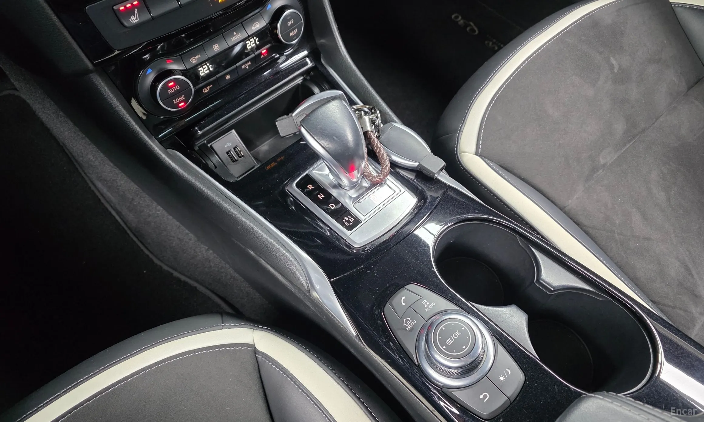 Infiniti Q30 превью 9