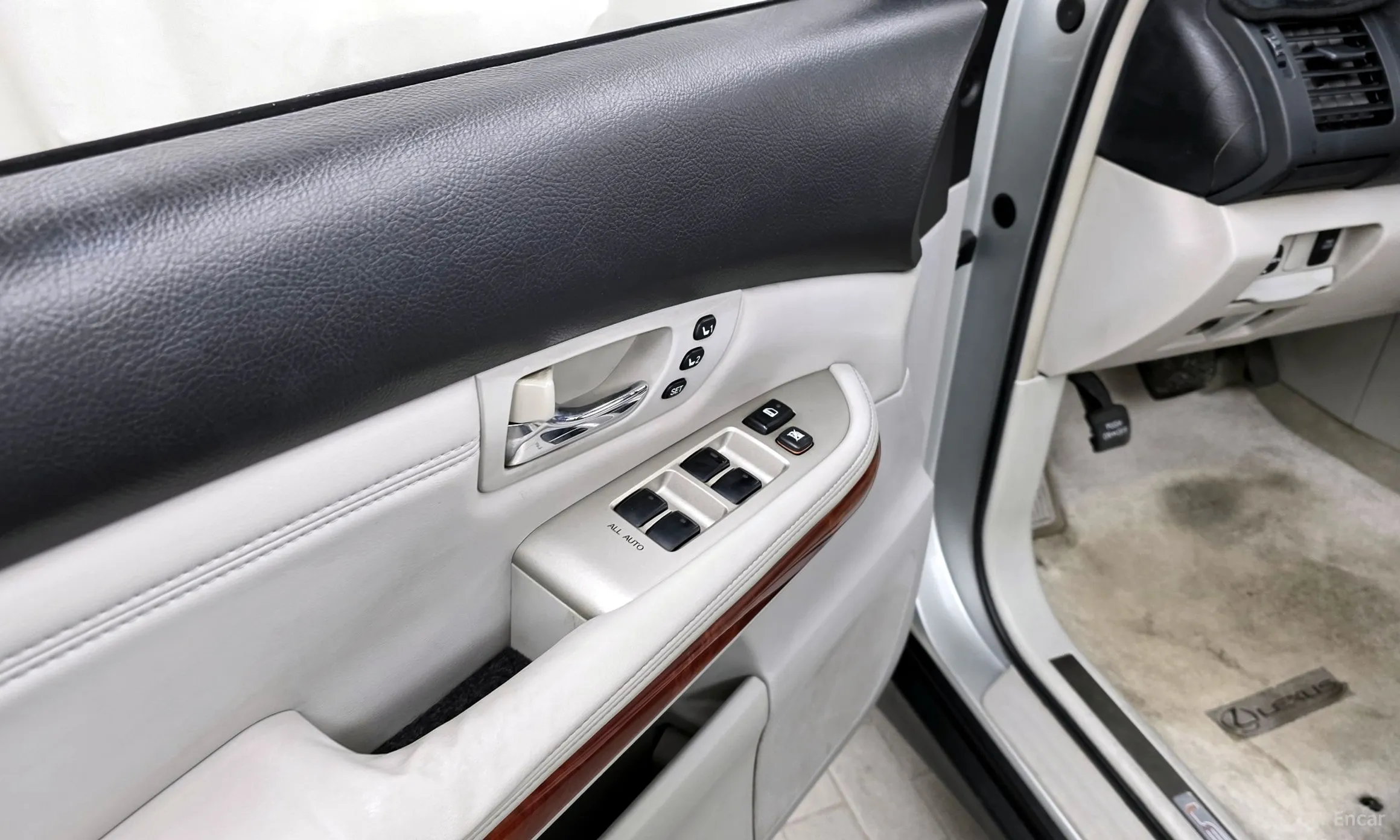 Lexus RX330 превью 15