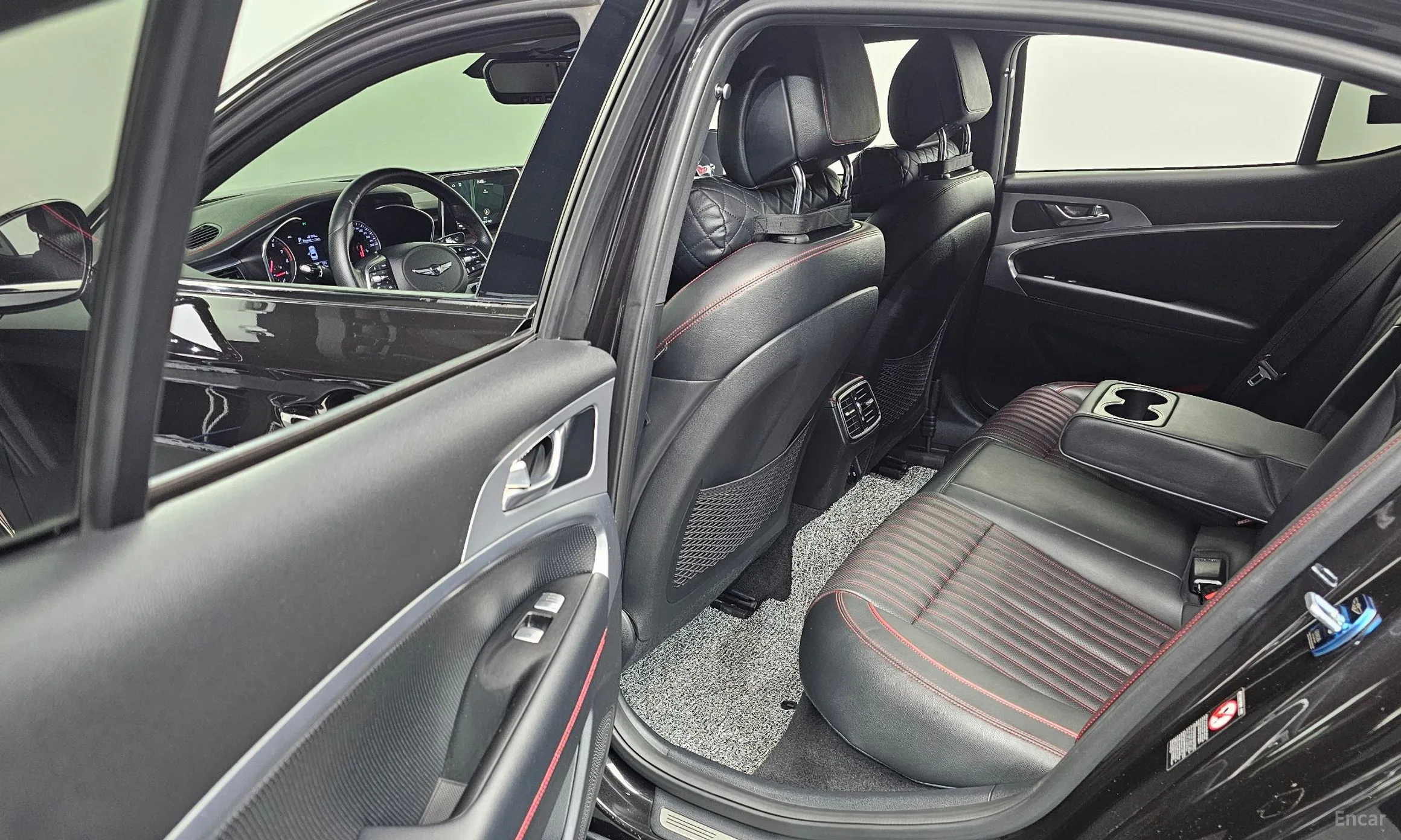 Genesis G70 превью 11