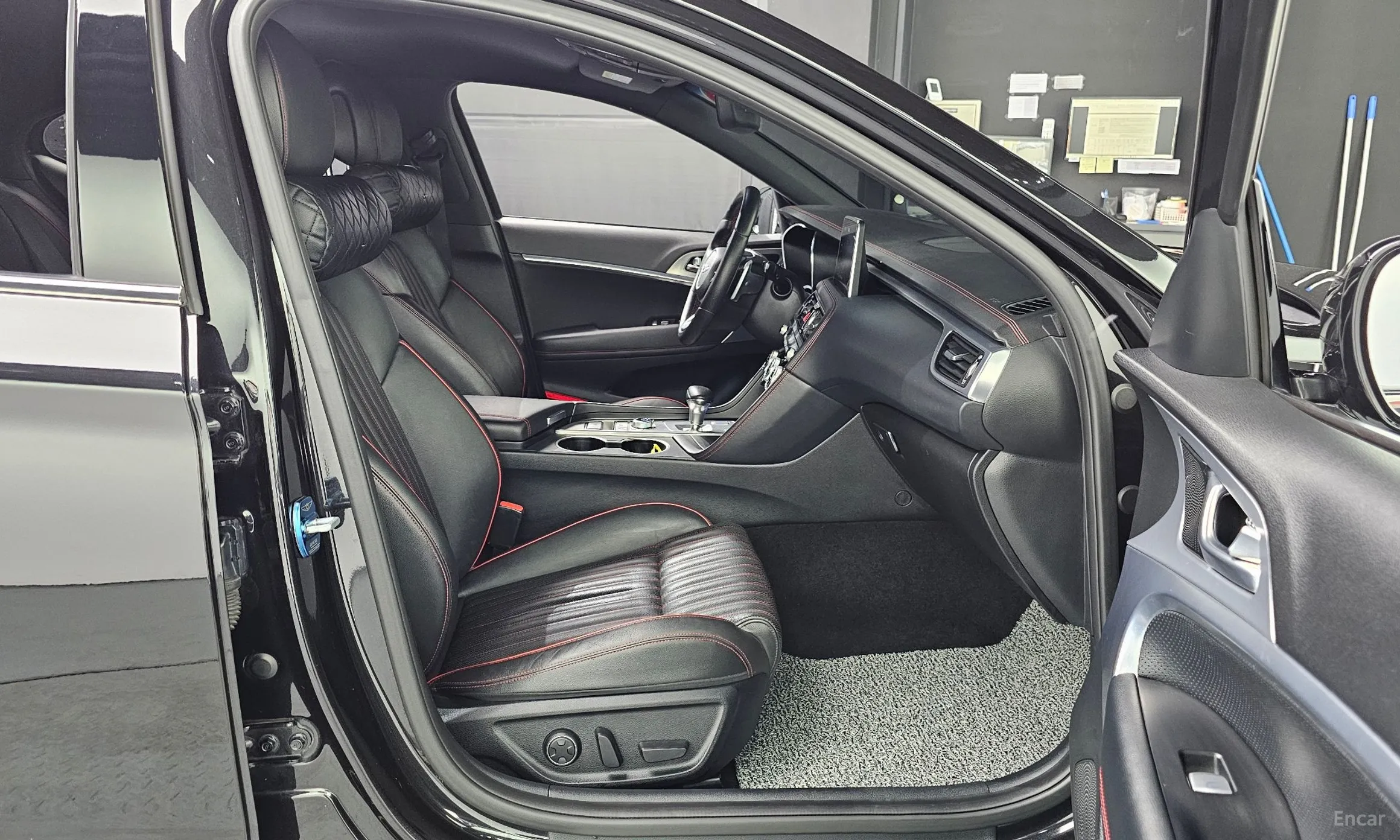 Genesis G70 превью 12