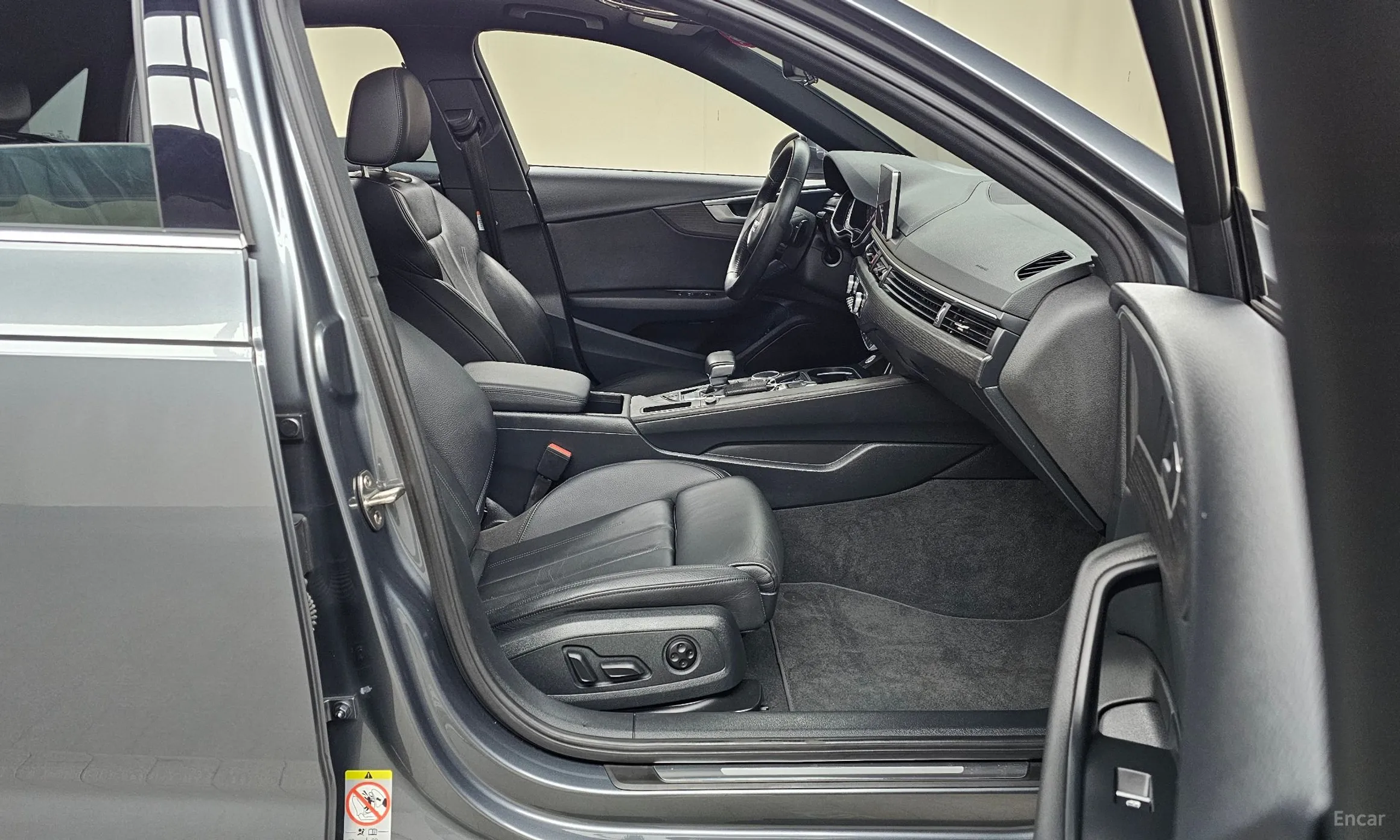 Audi A4 (B9) превью 11