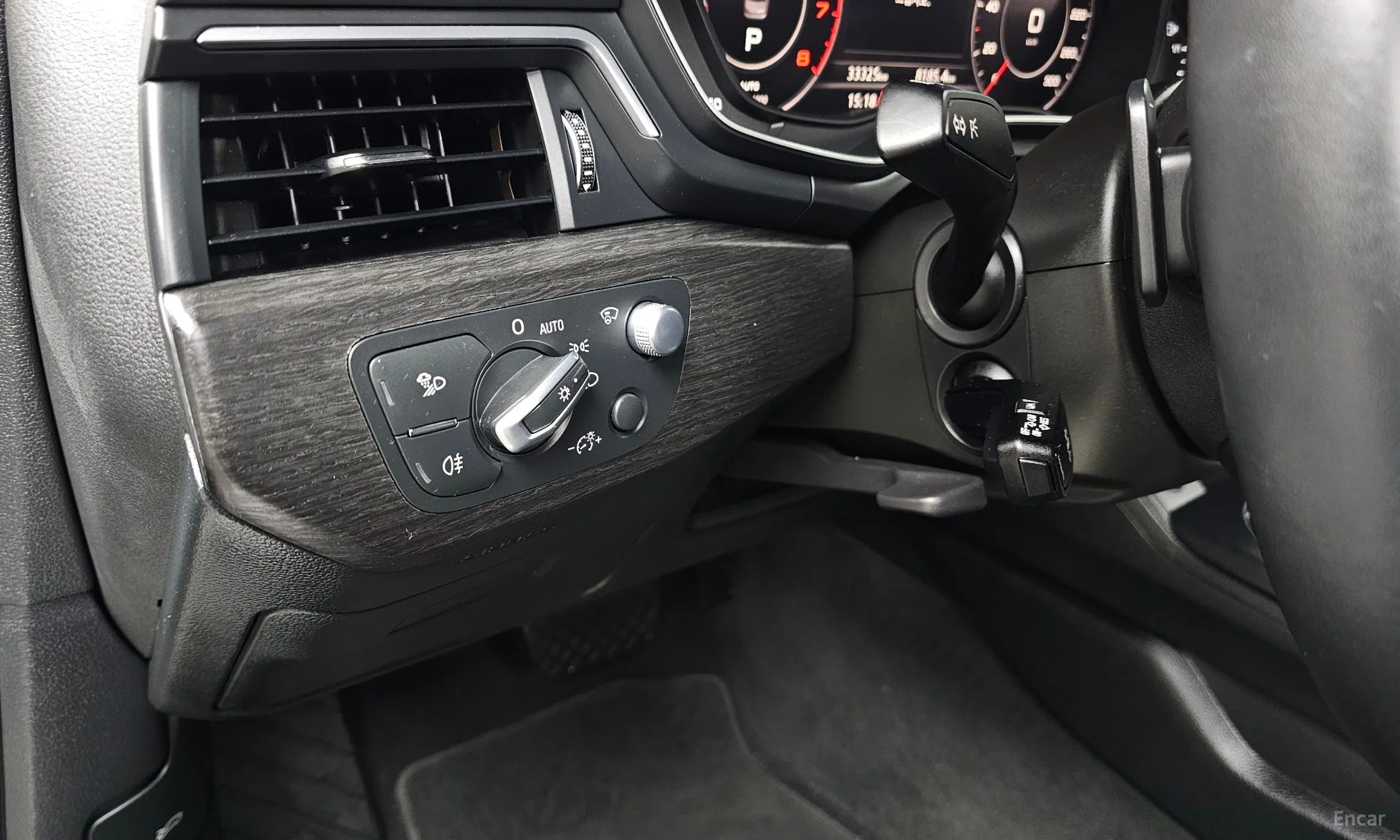 Audi A4 (B9) превью 14