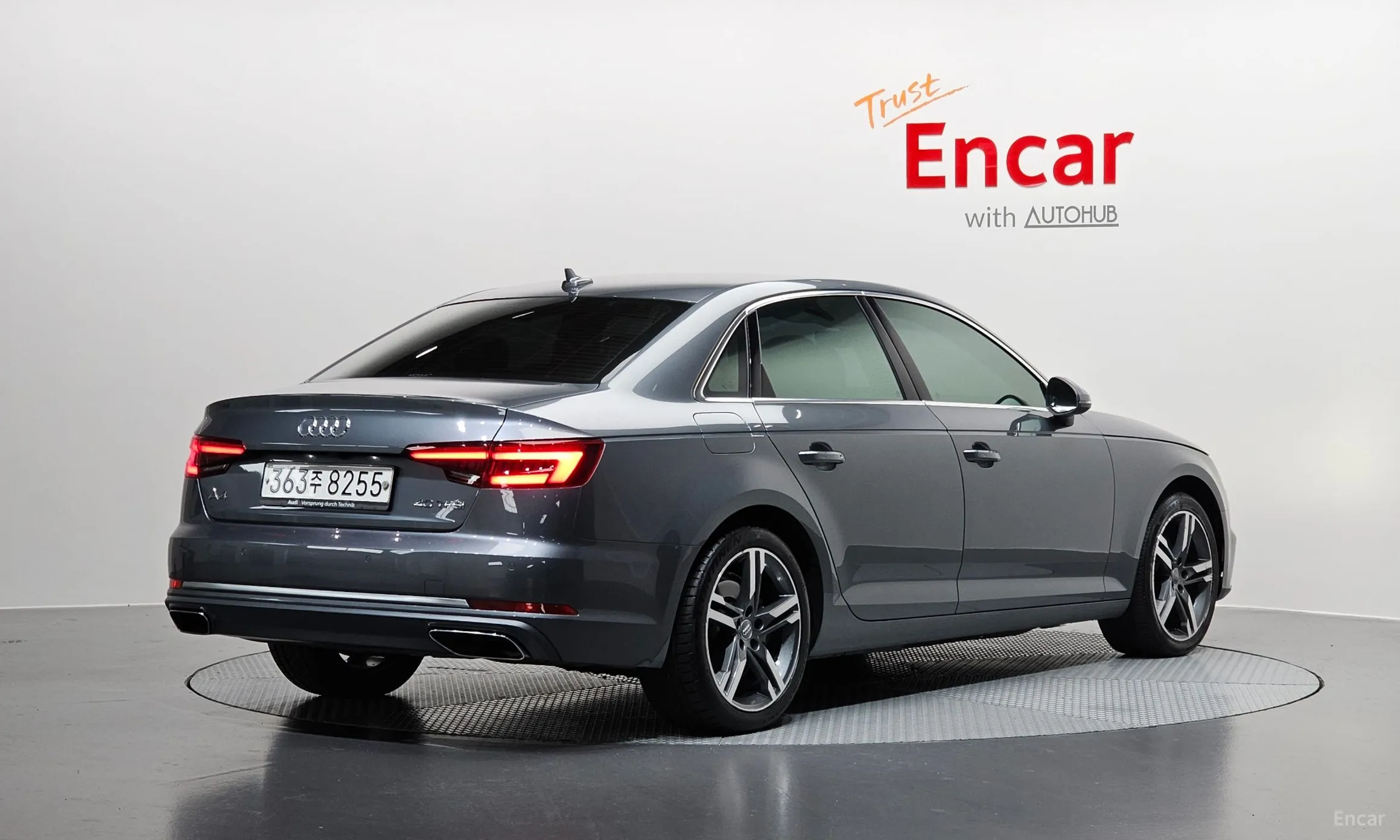 Audi A4 (B9) превью 2