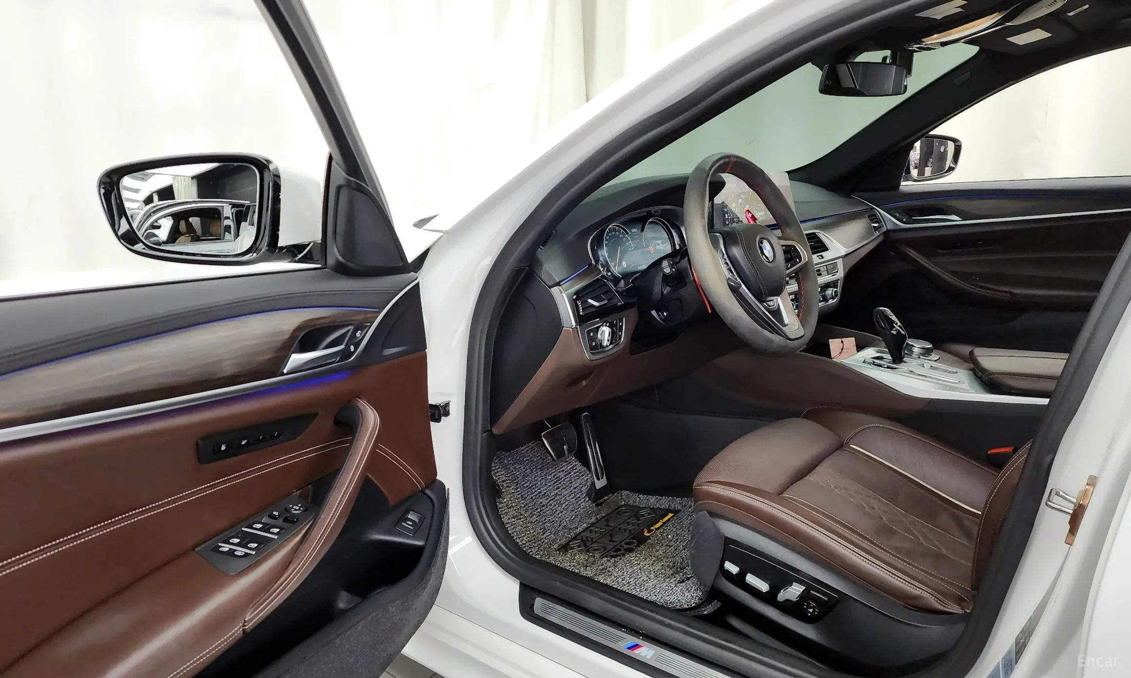 BMW 5 Series (G30) превью 10