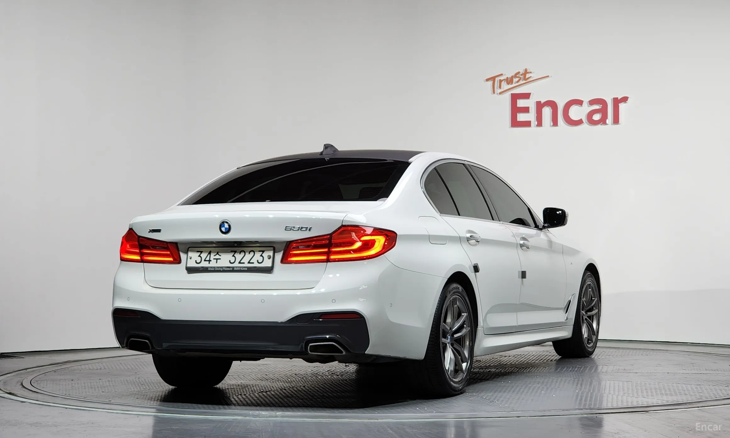BMW 5 Series (G30) превью 2