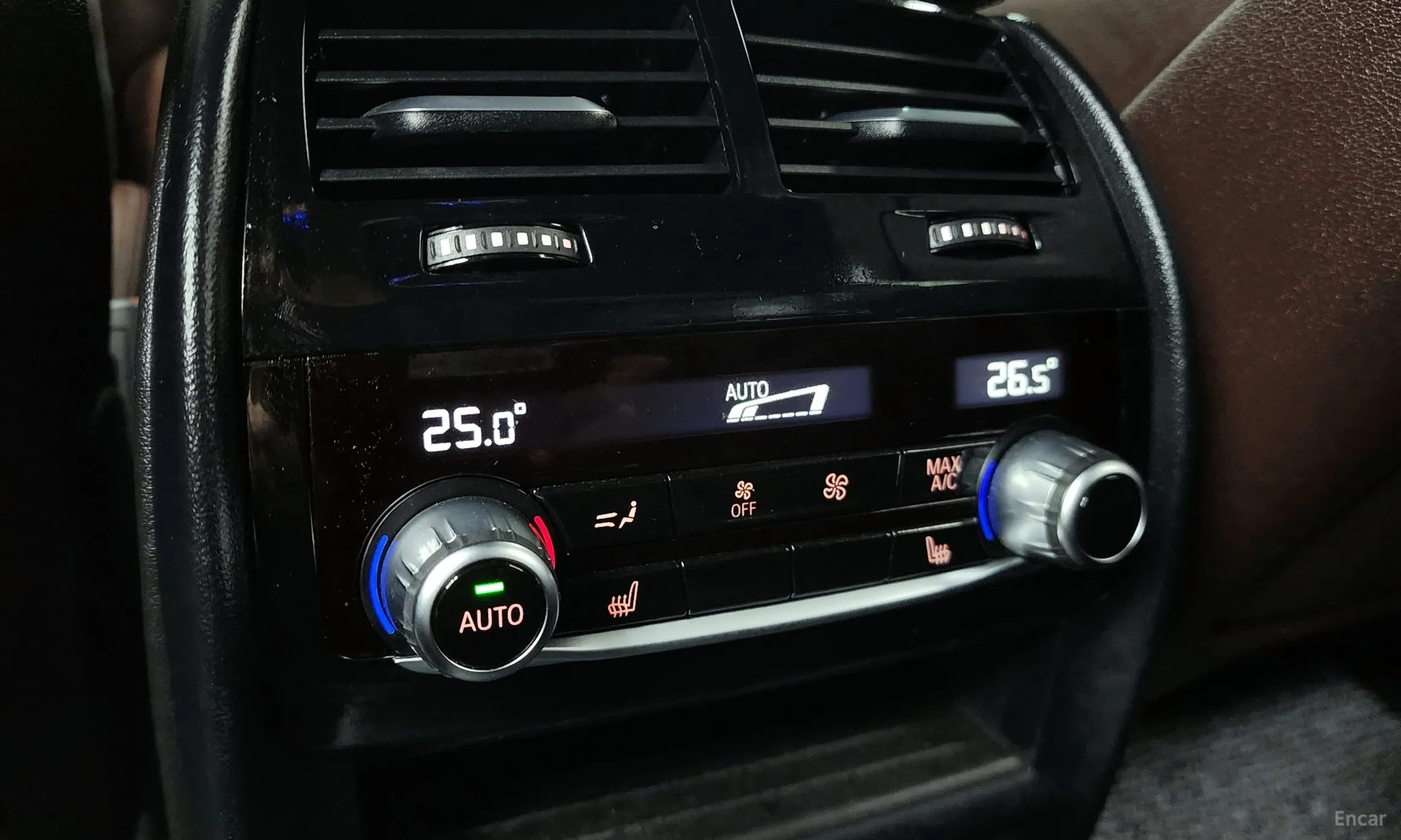 BMW 5 Series (G30) превью 19
