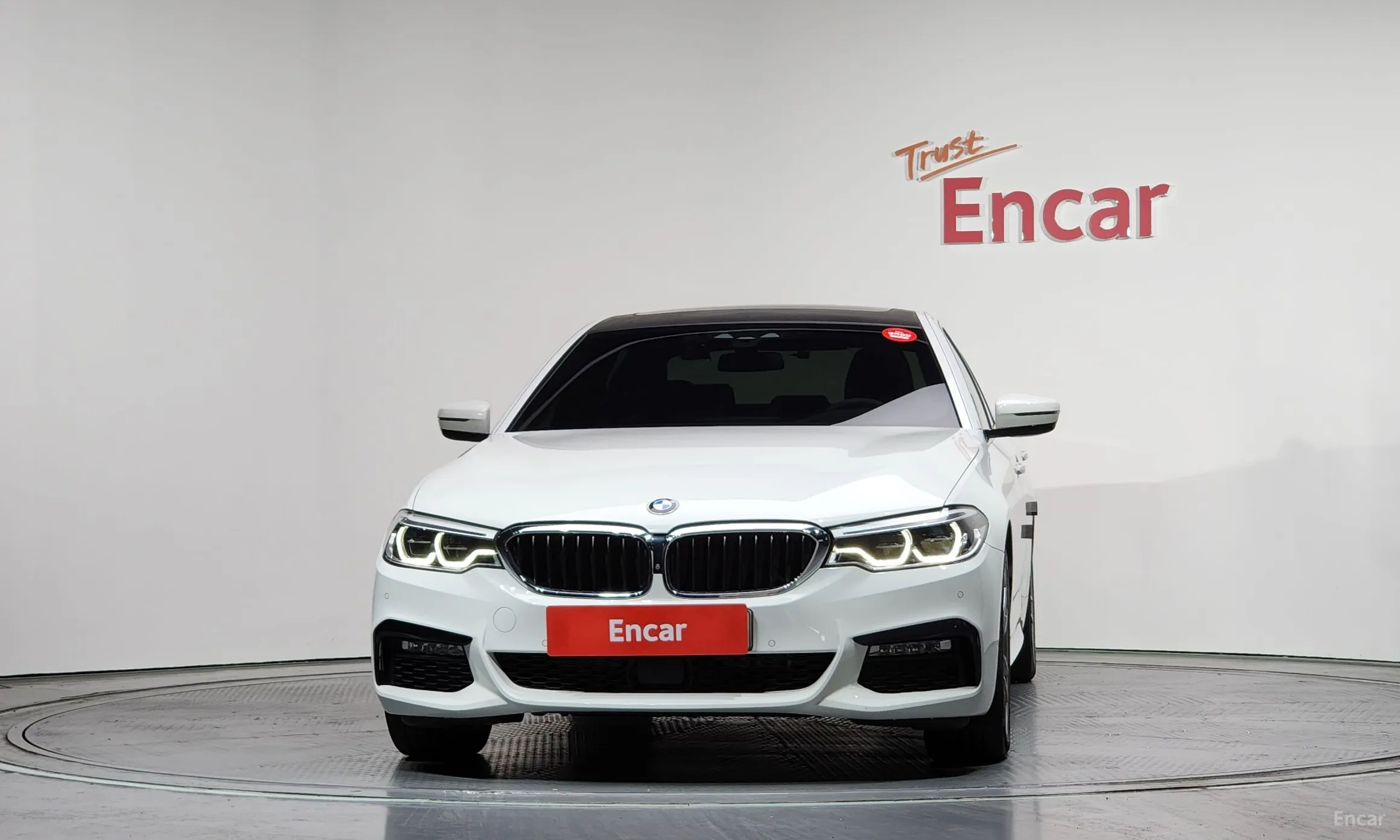 BMW 5 Series (G30) превью 3