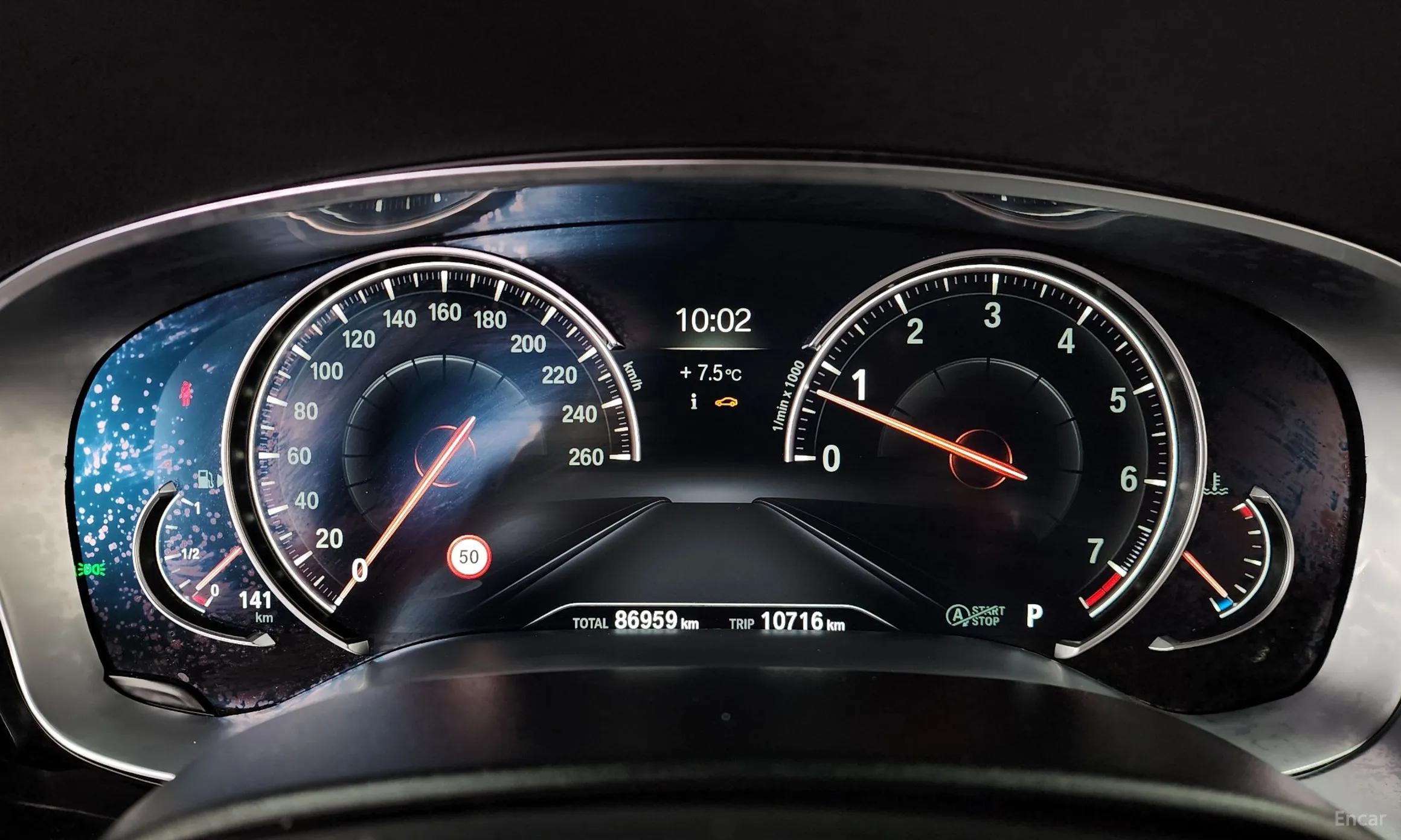 BMW 5 Series (G30) превью 8