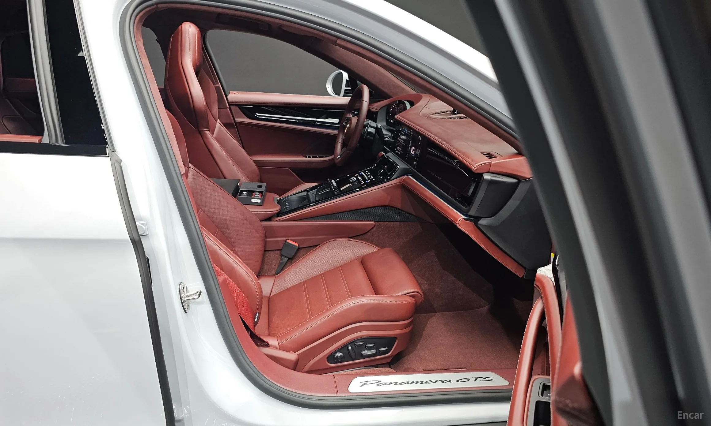 Porsche Panamera (976) превью 12