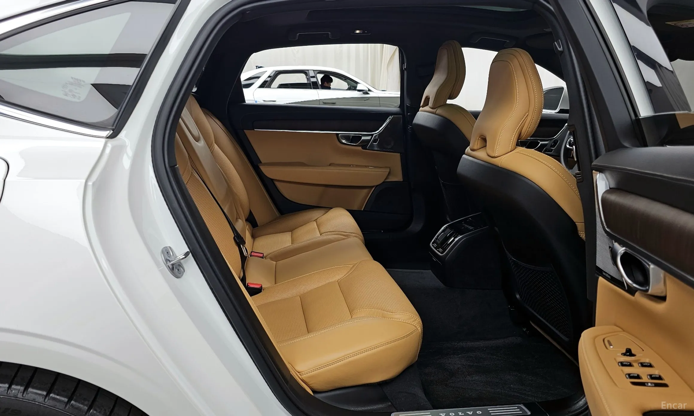 Volvo S90 превью 12