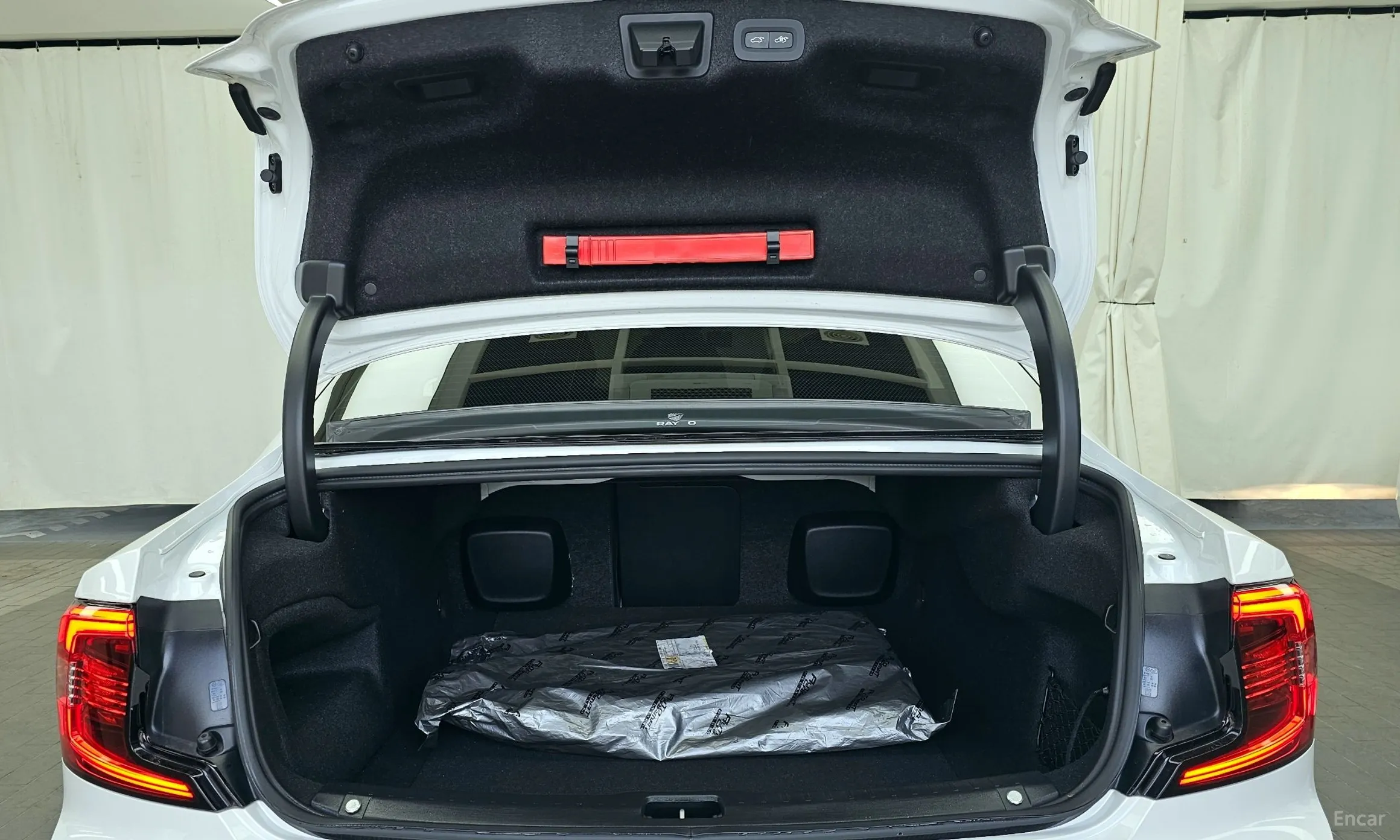 Volvo S90 превью 20