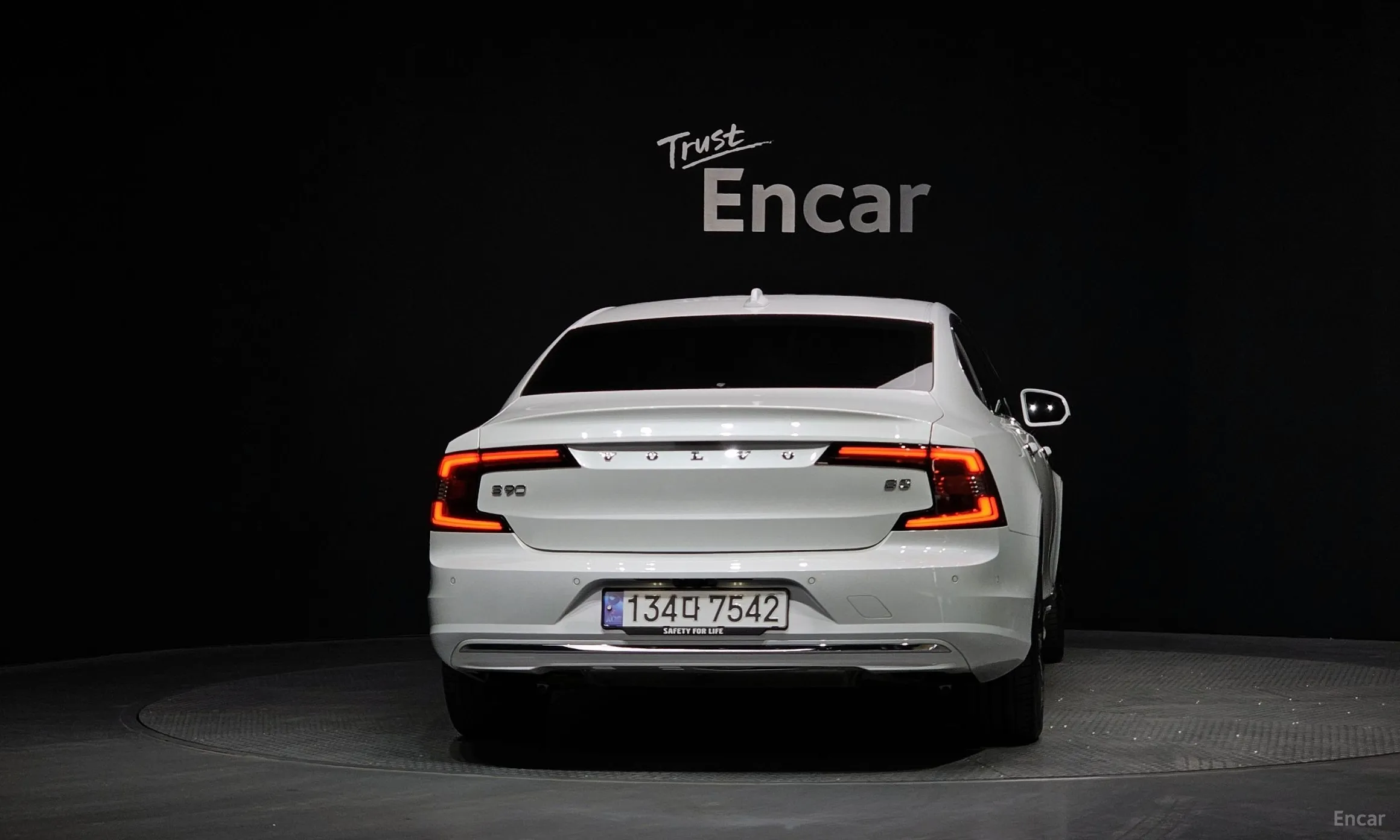 Volvo S90 превью 4