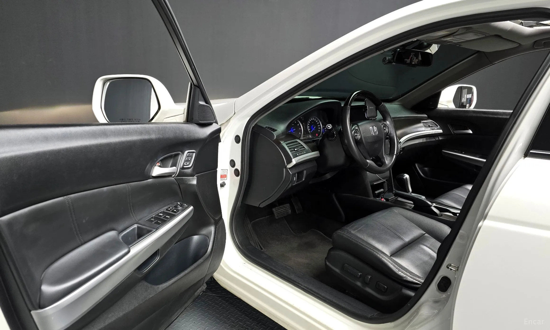 Honda Crosstour превью 11